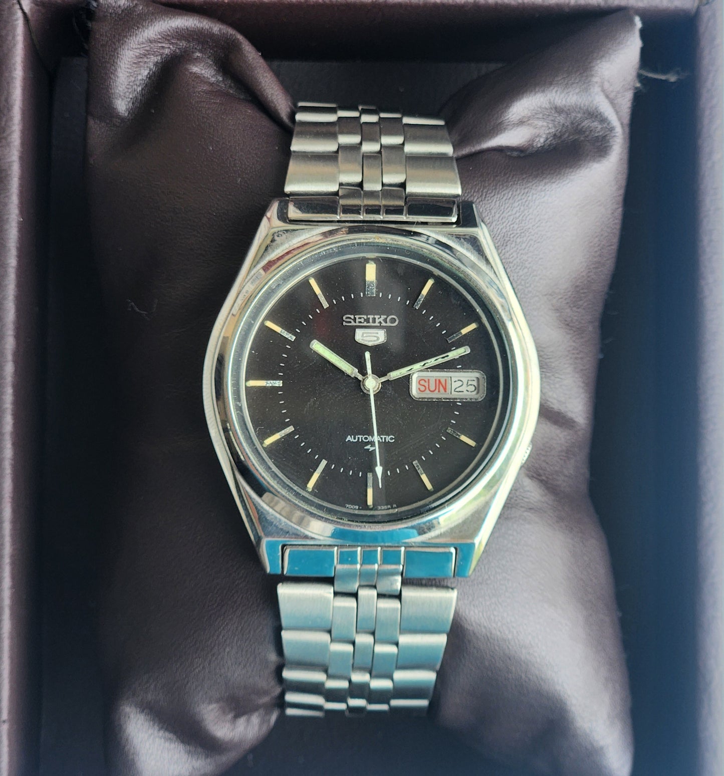 Vintage 1976 Original Seiko 5 Automatic 7009-3040 Black Face 17 Jewels Day-Date Japanese Men's Wrist Watch EG94