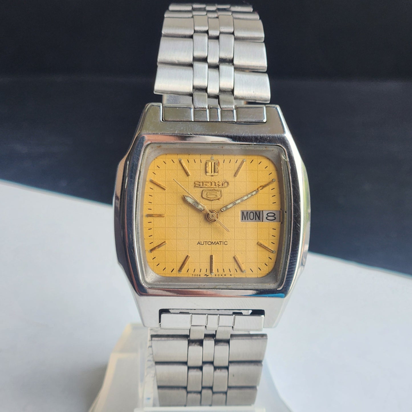 Vintage 1977 Original Seiko 5 Automatic 7009-5860 Golden Face 17 Jewels Day-Date Japanese Men's Wrist Watch EG95