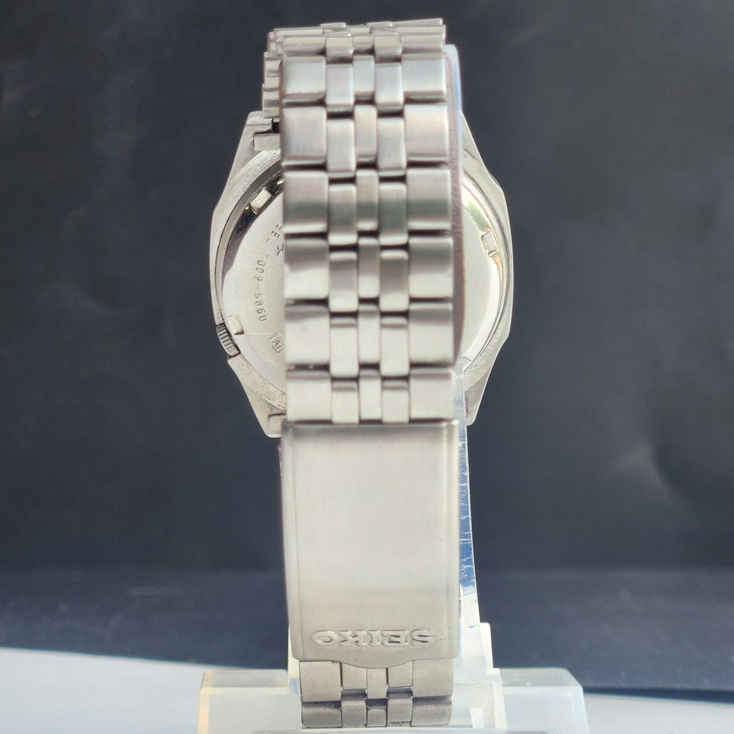 Vintage 1977 Original Seiko 5 Automatic 7009-5860 Golden Face 17 Jewels Day-Date Japanese Men's Wrist Watch EG95