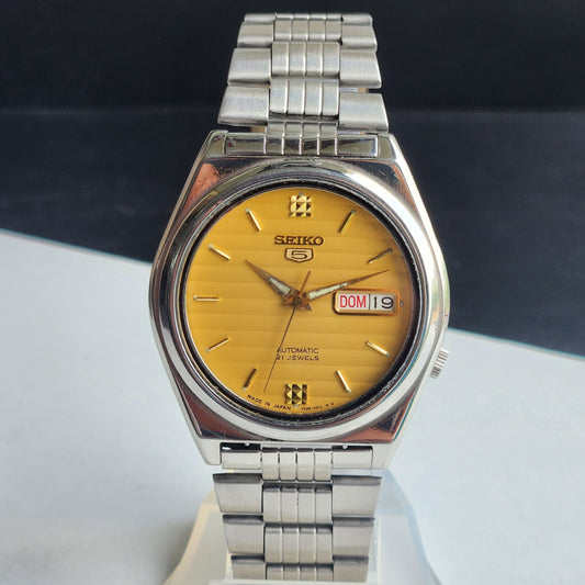 Vintage 1997 Original Seiko 5 Automatic 7S26-8761 Golden Face 21 Jewels Day-Date Japanese Men's Wrist Watch EG99