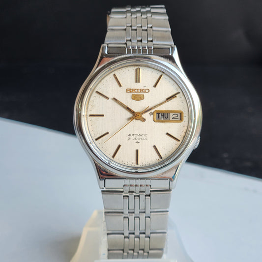 Vintage 1978 Original Seiko 5 Automatic 7019-8180 Black Face 21 Jewels Day-Date Japanese Men's Wrist Watch EG1055