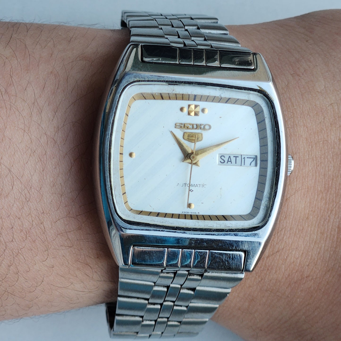 Vintage 1992 Original Seiko 5 Automatic 6349-5000 Silver Face 17 Jewels Day-Date Japanese Men's Wrist Watch EG108