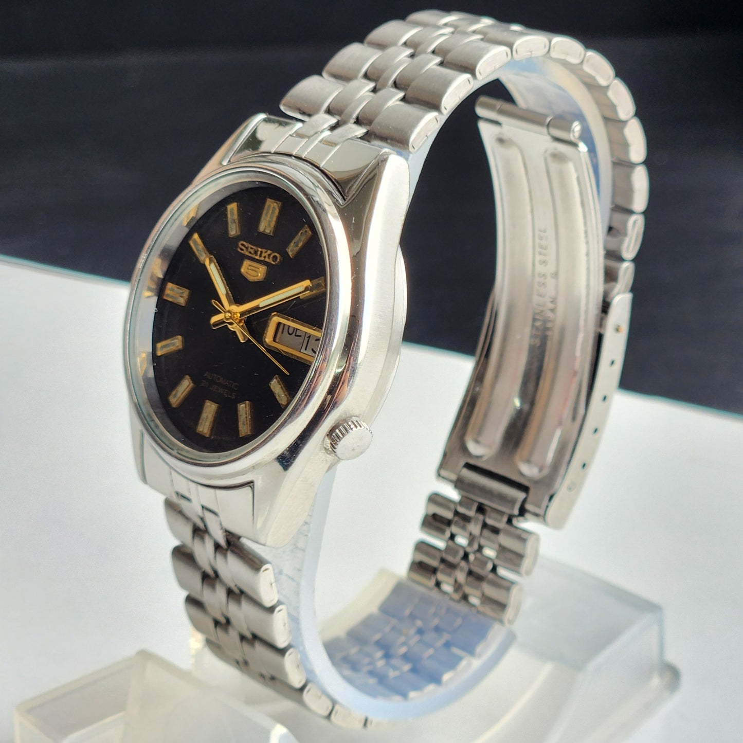 Vintage 1977 Original Seiko 5 Automatic 7019-8180 Silver Face 21 Jewels Day-Date Japanese Men's Wrist Watch EG109
