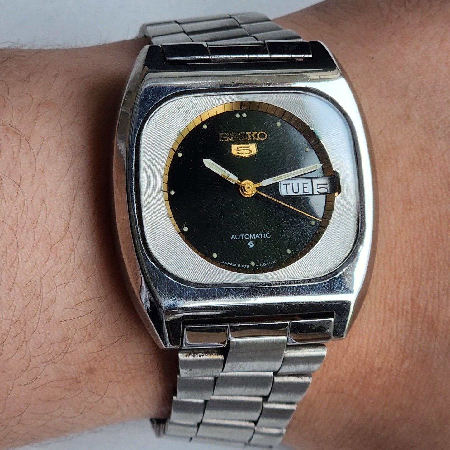 Vintage 1983 Original Seiko 5 Automatic 6309-6030 Black Face 17 Jewels Day-Date Japanese Men's Wrist Watch EG110