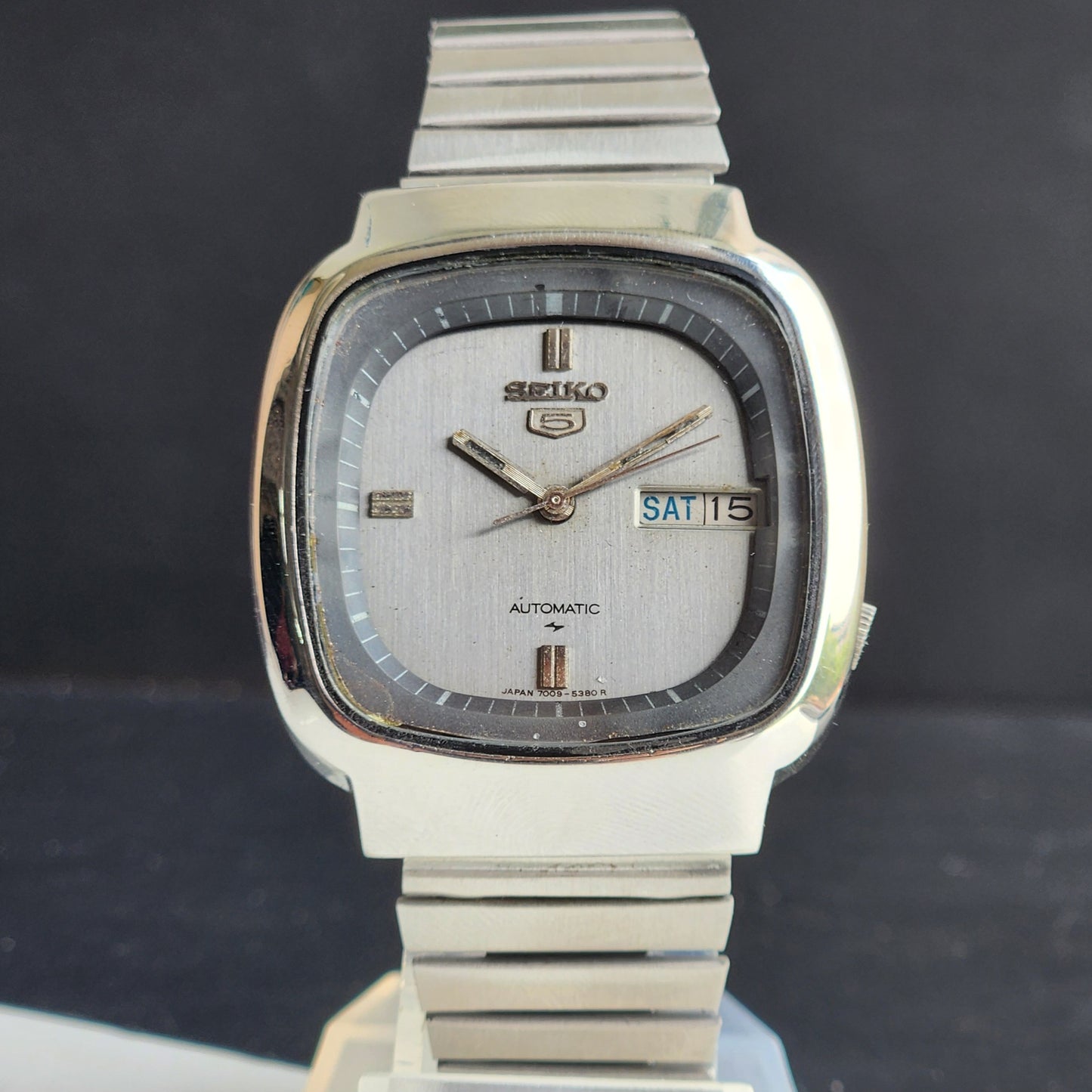 Vintage 1980 Original Seiko 5 Automatic 7009-511A Grey Face 17 Jewels Day-Date Japanese Men's Wrist Watch EG112