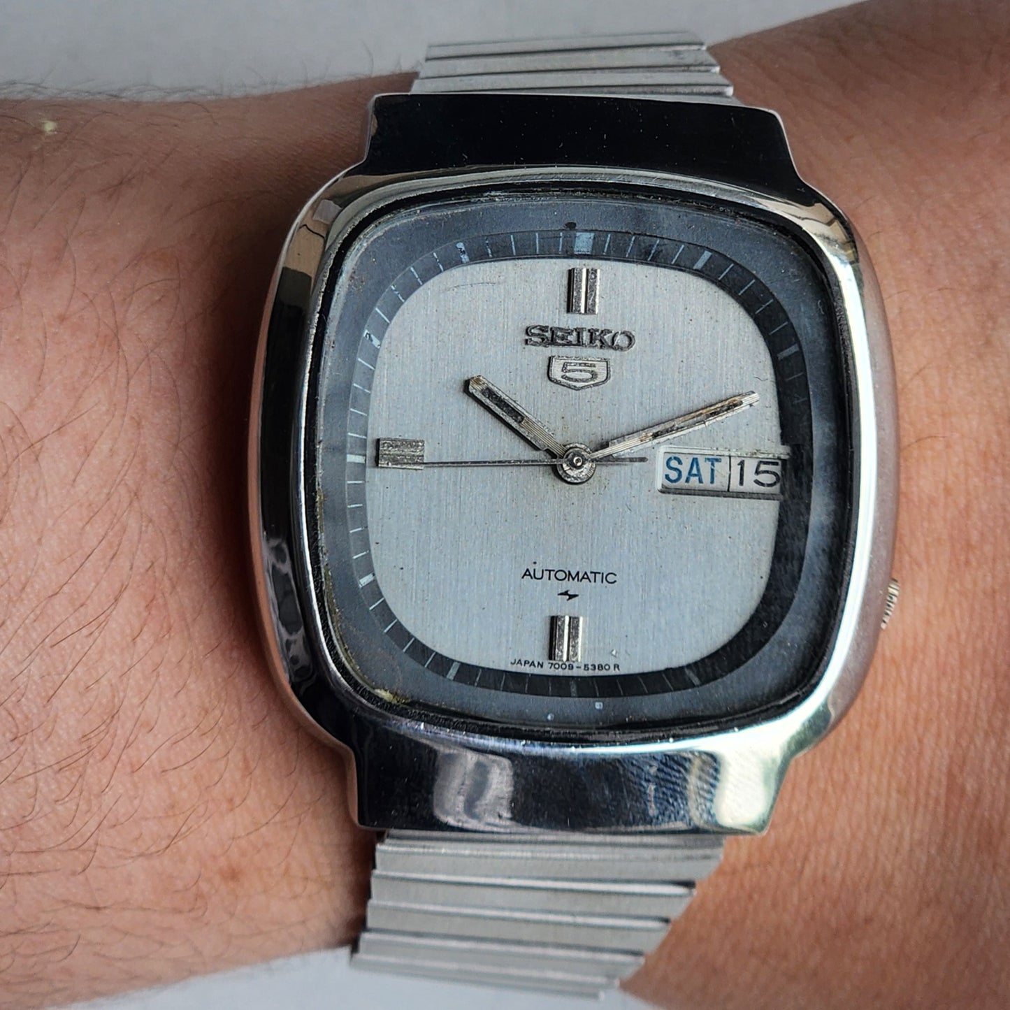 Vintage 1980 Original Seiko 5 Automatic 7009-511A Grey Face 17 Jewels Day-Date Japanese Men's Wrist Watch EG112