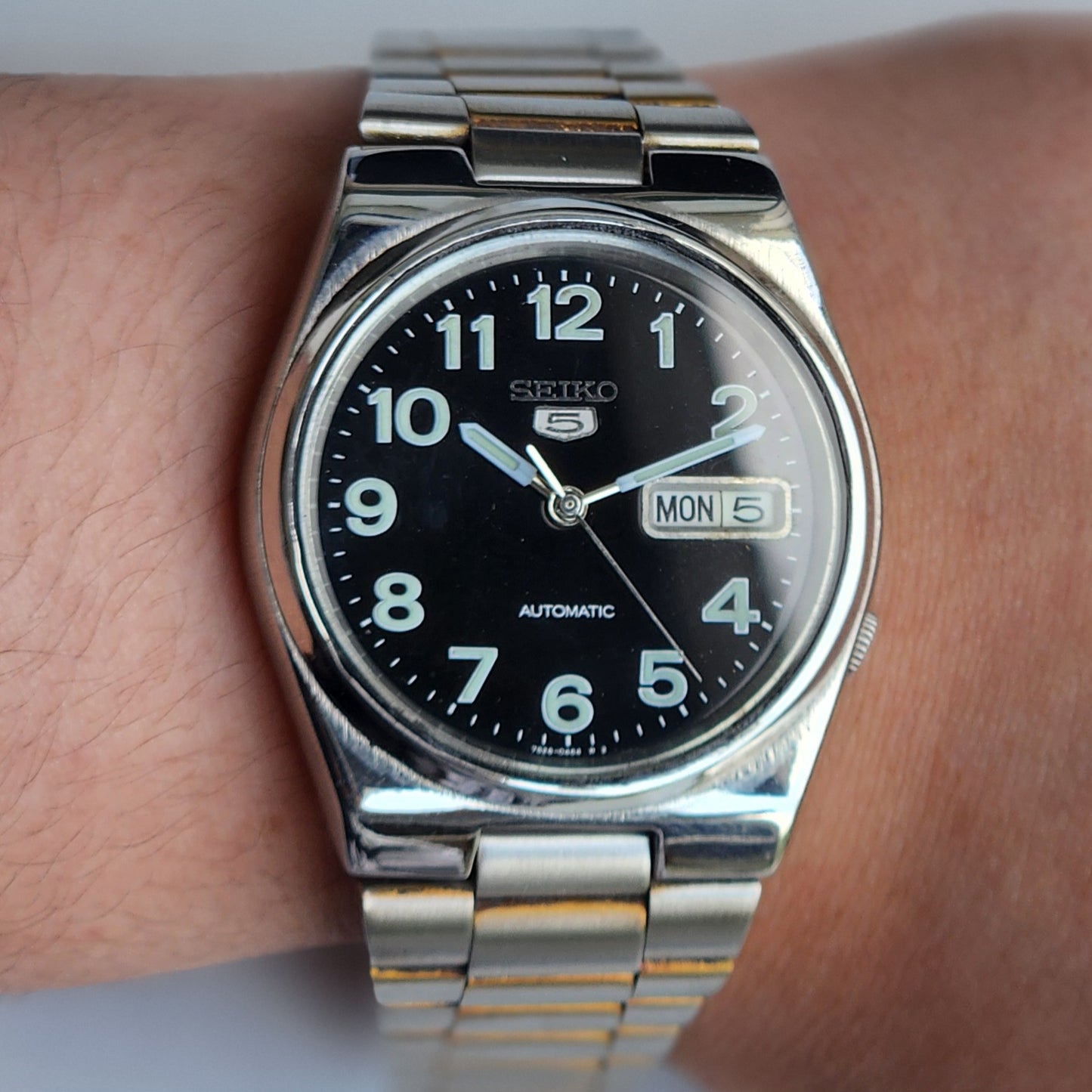 Vintage Original Seiko 5 Automatic 7S26-0550 Black Face 21 Jewels Exhibition Back Day-Date Japanese Men's Wrist Watch EG140