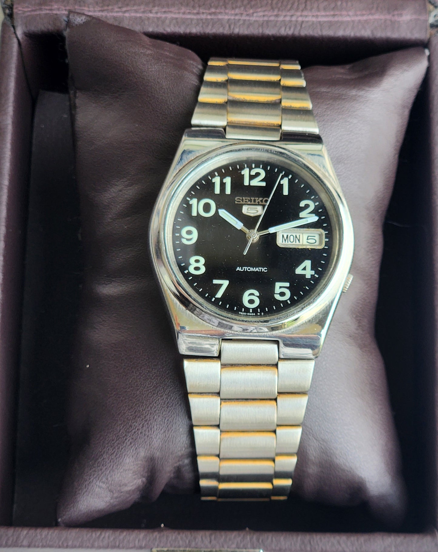 Vintage Original Seiko 5 Automatic 7S26-0550 Black Face 21 Jewels Exhibition Back Day-Date Japanese Men's Wrist Watch EG140