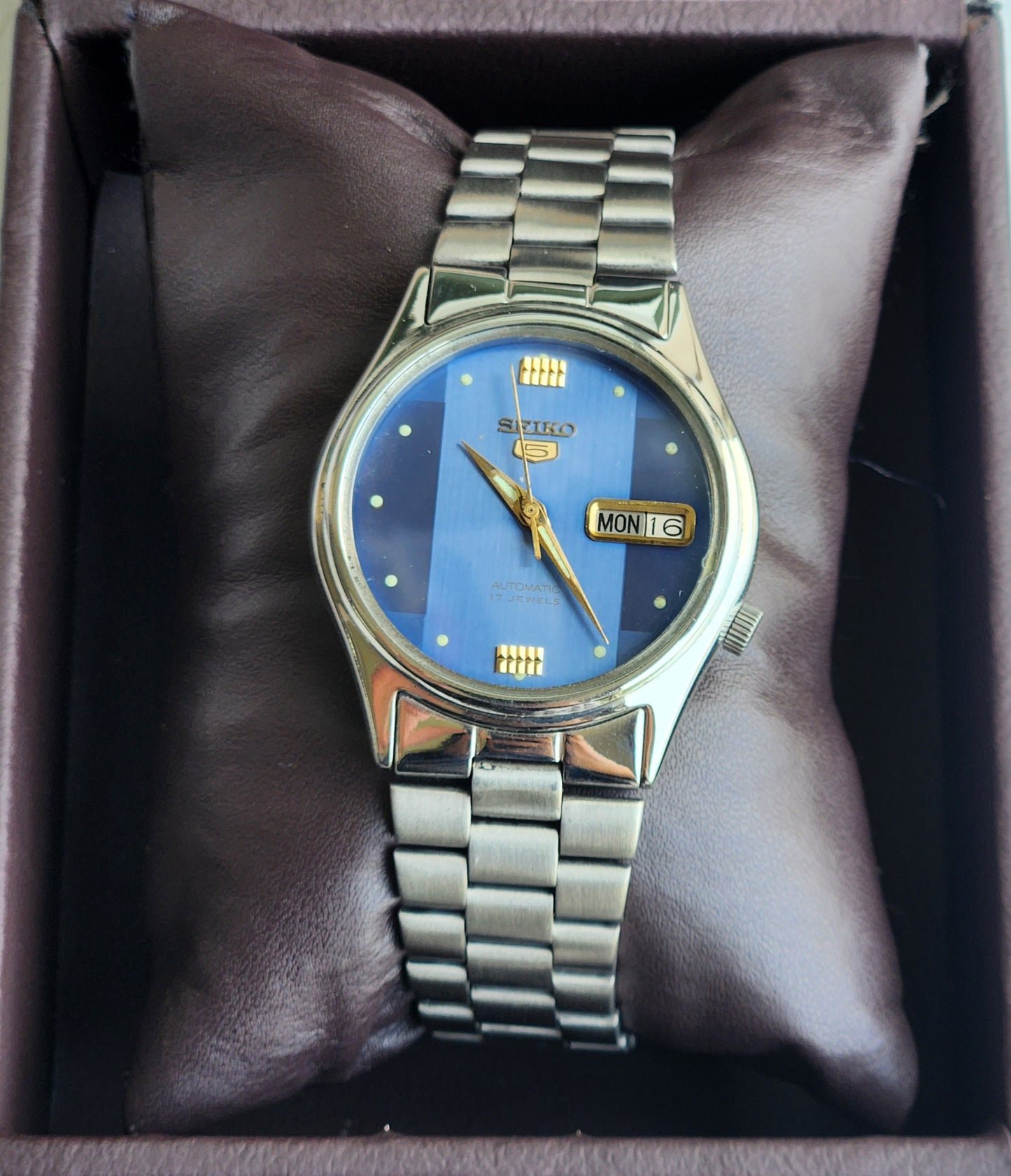 Vintage Original Seiko 5 Automatic 7009 Blue Face 17 Jewels Exhibition Back Day-Date Japanese Men's Wrist Watch EG141