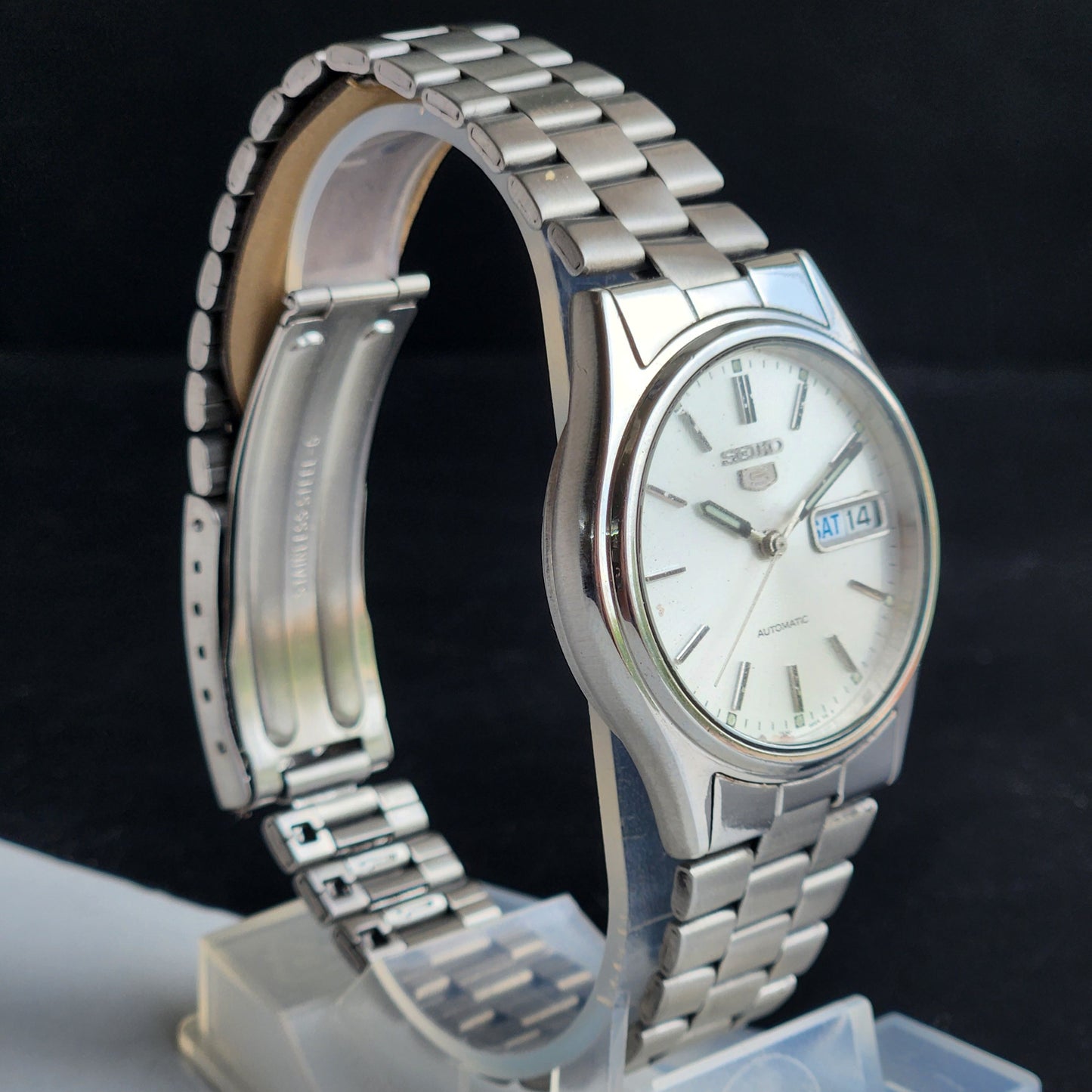 Vintage Original Seiko 5 Automatic 7S26-0490 White Face 21 Jewels Exhibition Back Day-Date Japanese Men's Wrist Watch EG141