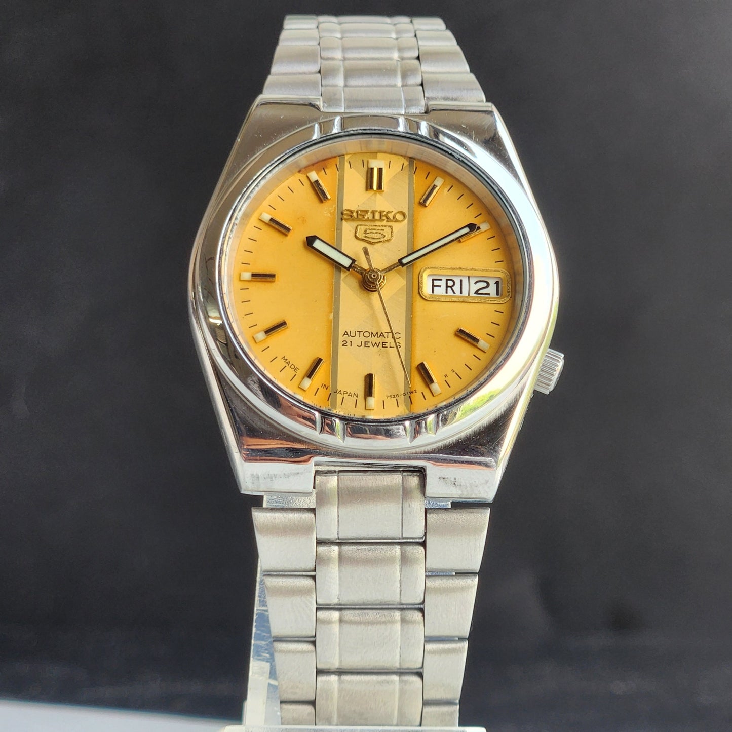 Vintage Original Seiko 5 Automatic 7S26-01Z1 Golden Face 21 Jewels Exhibition Back Day-Date Japanese Men's Wrist Watch EG144