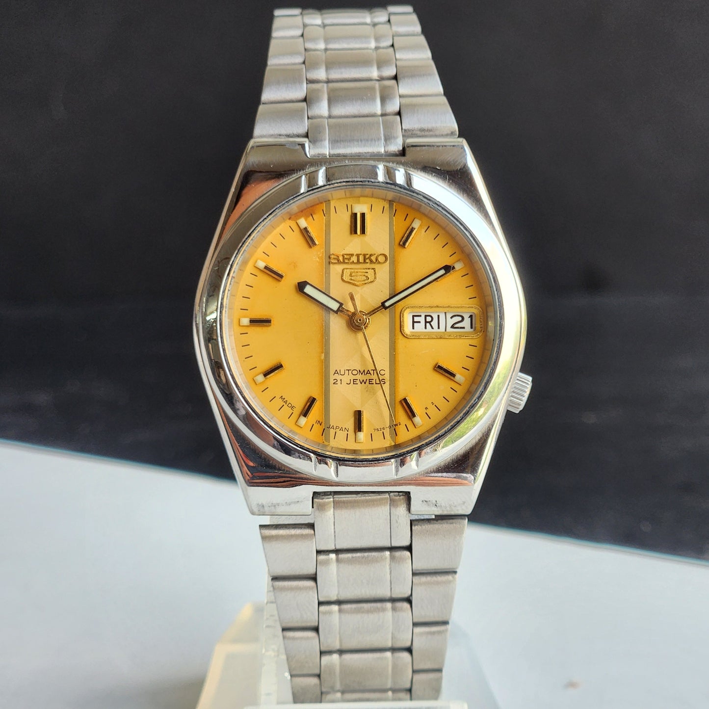 Vintage Original Seiko 5 Automatic 7S26-01Z1 Golden Face 21 Jewels Exhibition Back Day-Date Japanese Men's Wrist Watch EG144