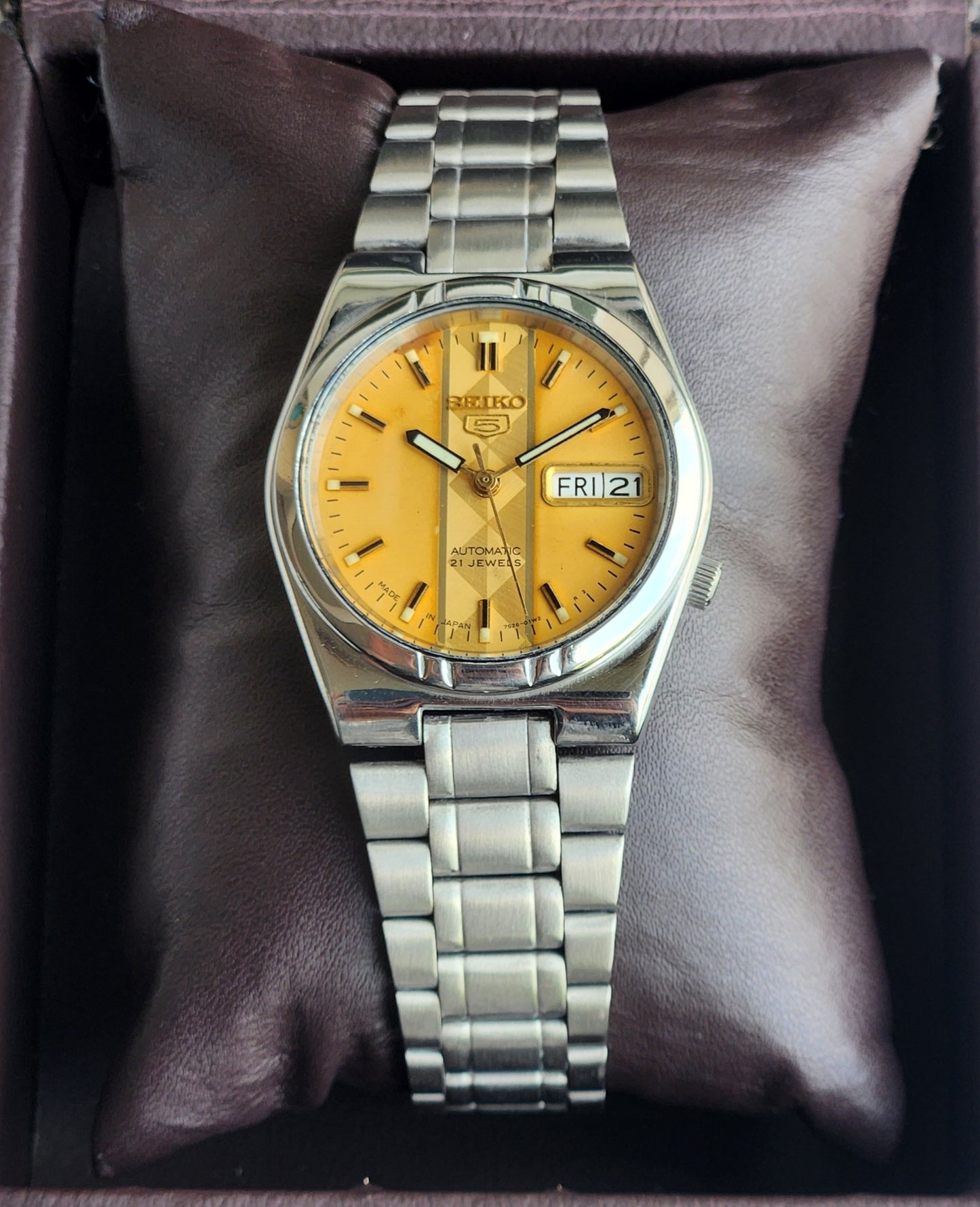 Vintage Original Seiko 5 Automatic 7S26-01Z1 Golden Face 21 Jewels Exhibition Back Day-Date Japanese Men's Wrist Watch EG144