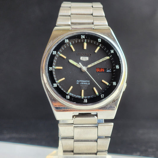 Vintage Original Seiko 5 Automatic 7S26-0560 Railway Time Black Face 21 Jewels Exhibition Back Day-Date Japanese Men's Wrist Watch EG146