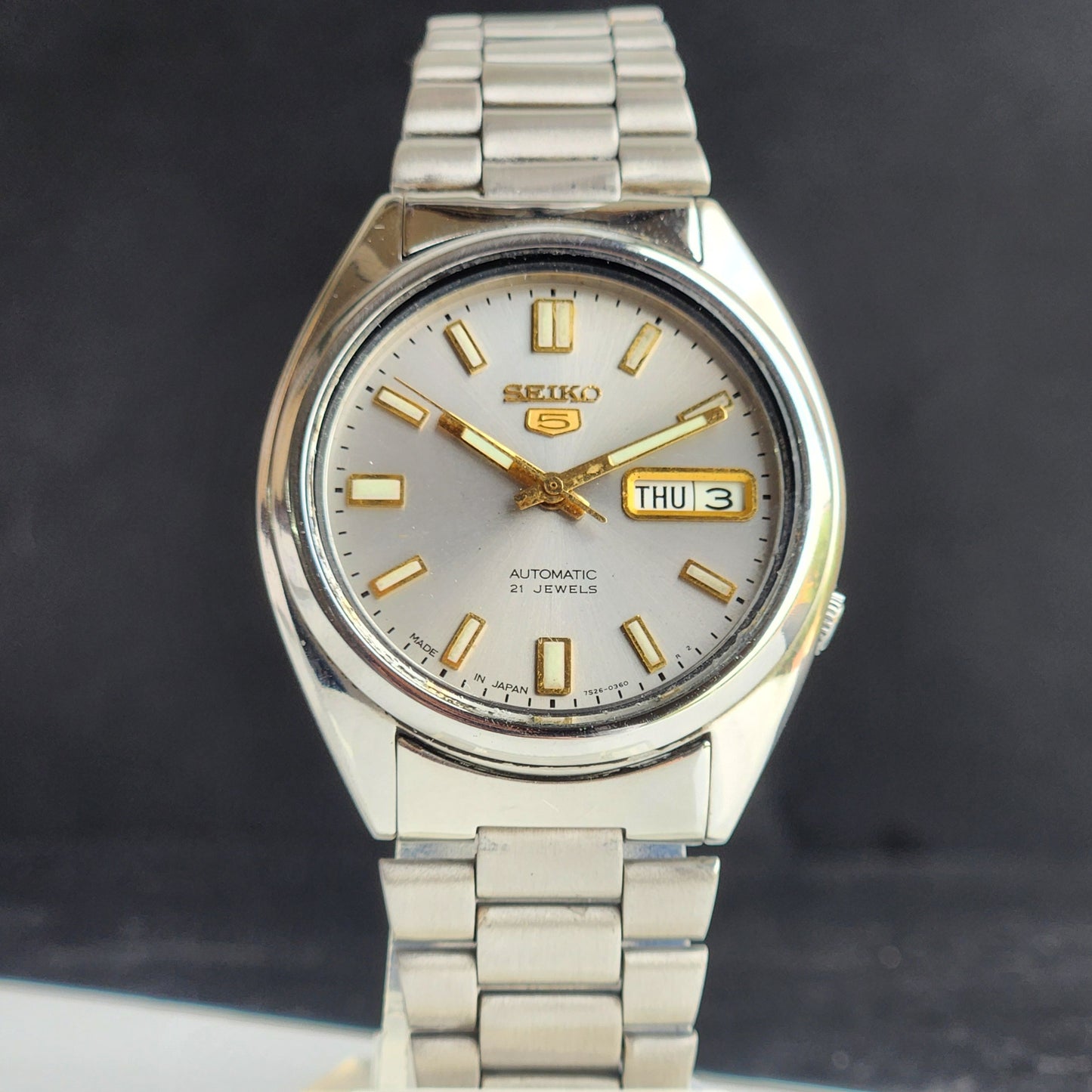 Vintage Original Seiko 5 Automatic 7S26-02V0 Gray Face 21 Jewels Exhibition Back Day-Date Japanese Men's Wrist Watch EG147