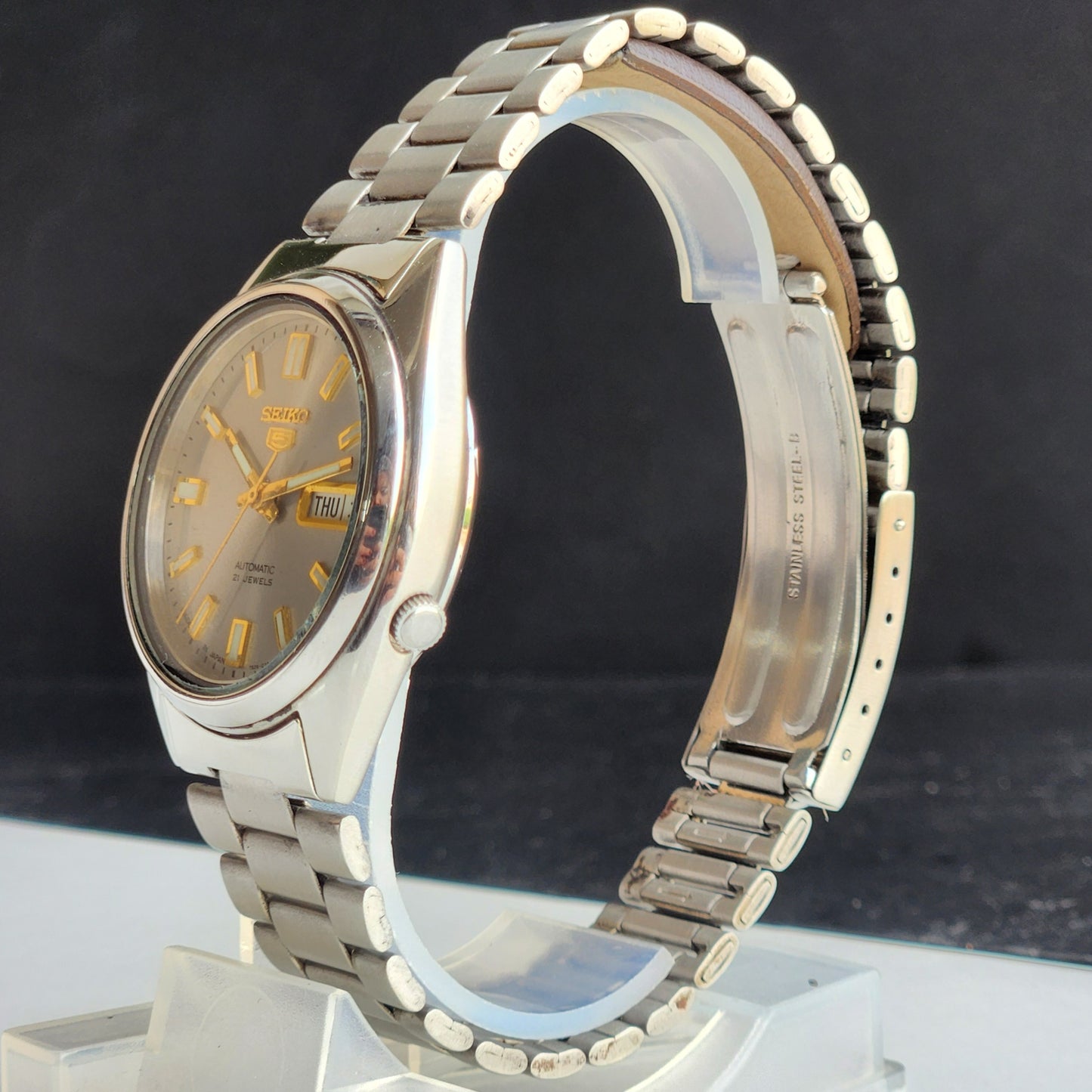 Vintage Original Seiko 5 Automatic 7S26-02V0 Gray Face 21 Jewels Exhibition Back Day-Date Japanese Men's Wrist Watch EG147