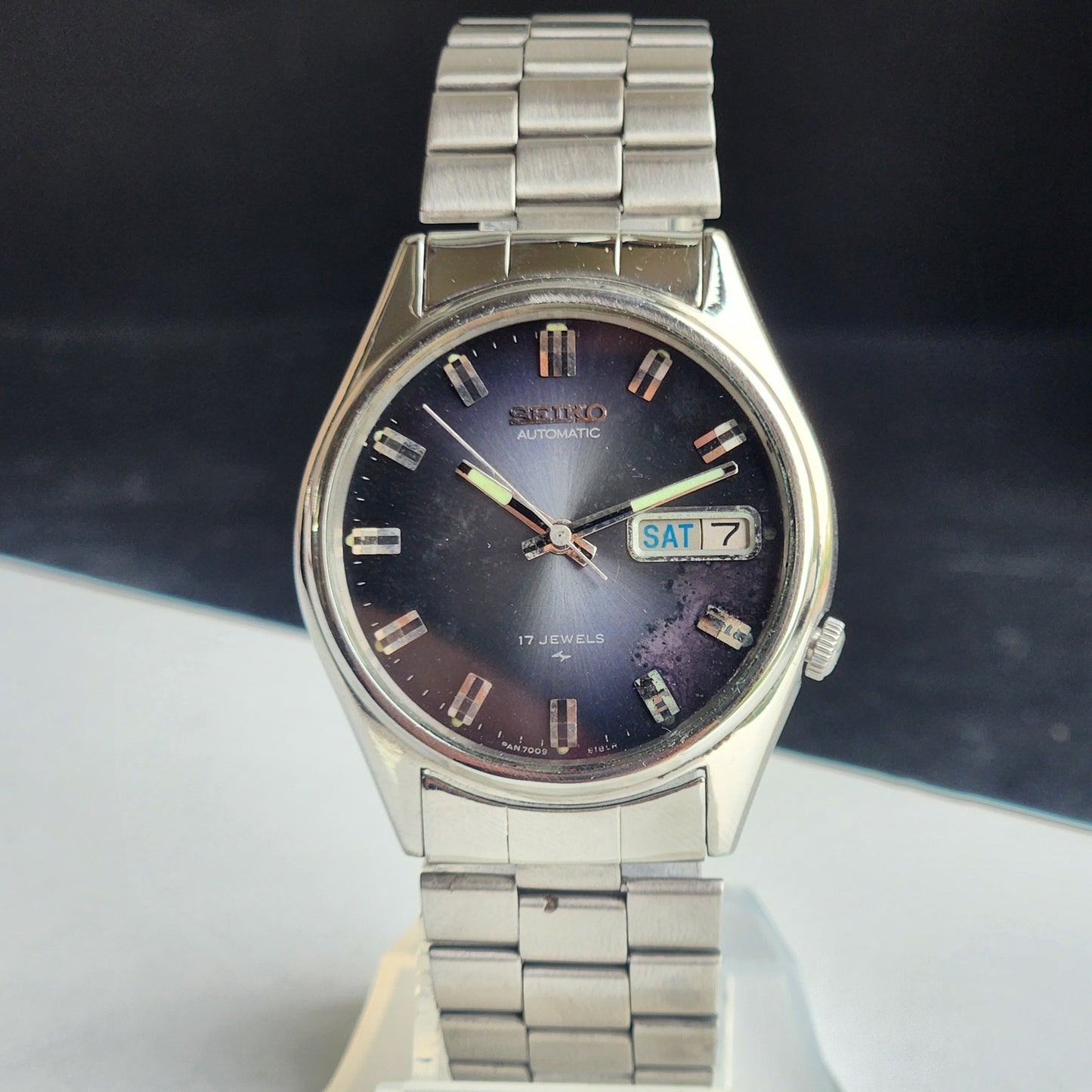 Vintage 1984 Original Seiko 5 Automatic 7009-3200 Blue Face 17 Jewels Day-Date Japanese Men's Wrist Watch EG114