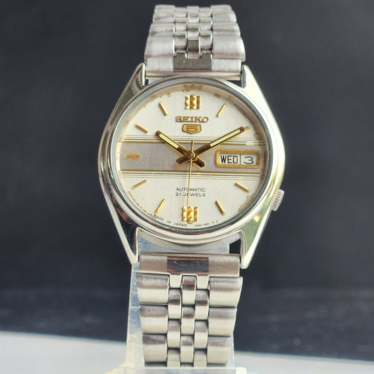 Vintage 1983 Original Seiko 5 Automatic 7S26-6000 White Face 21 Jewels Day-Date Japanese Men's Wrist Watch EG115