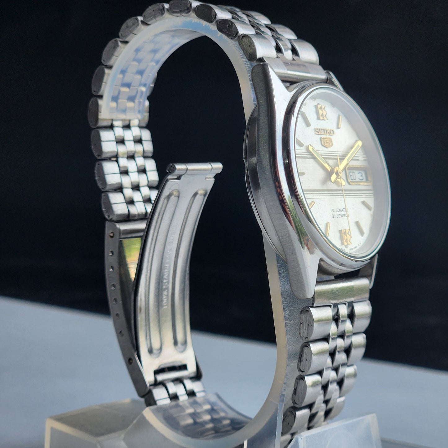 Vintage 1983 Original Seiko 5 Automatic 7S26-6000 White Face 21 Jewels Day-Date Japanese Men's Wrist Watch EG115