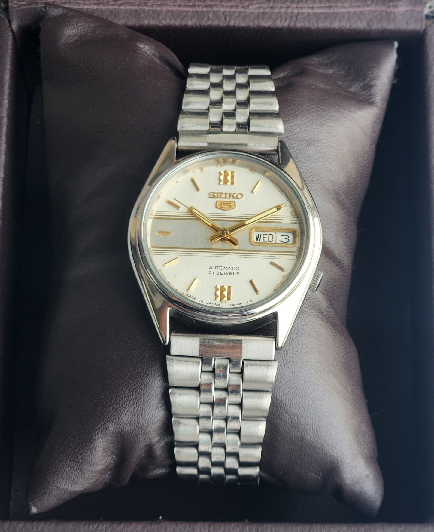 Vintage 1983 Original Seiko 5 Automatic 7S26-6000 White Face 21 Jewels Day-Date Japanese Men's Wrist Watch EG115