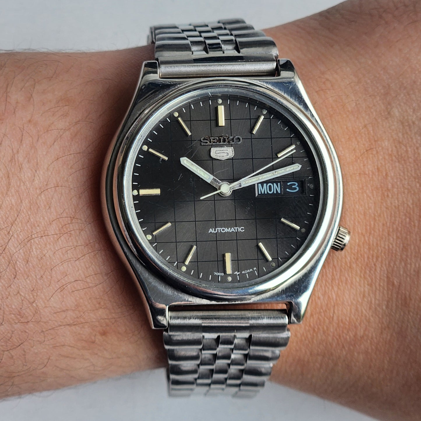 Vintage 1980 Original Seiko 5 Automatic 7009-3161 Black Face 17 Jewels Day-Date Japanese Men's Wrist Watch EG116