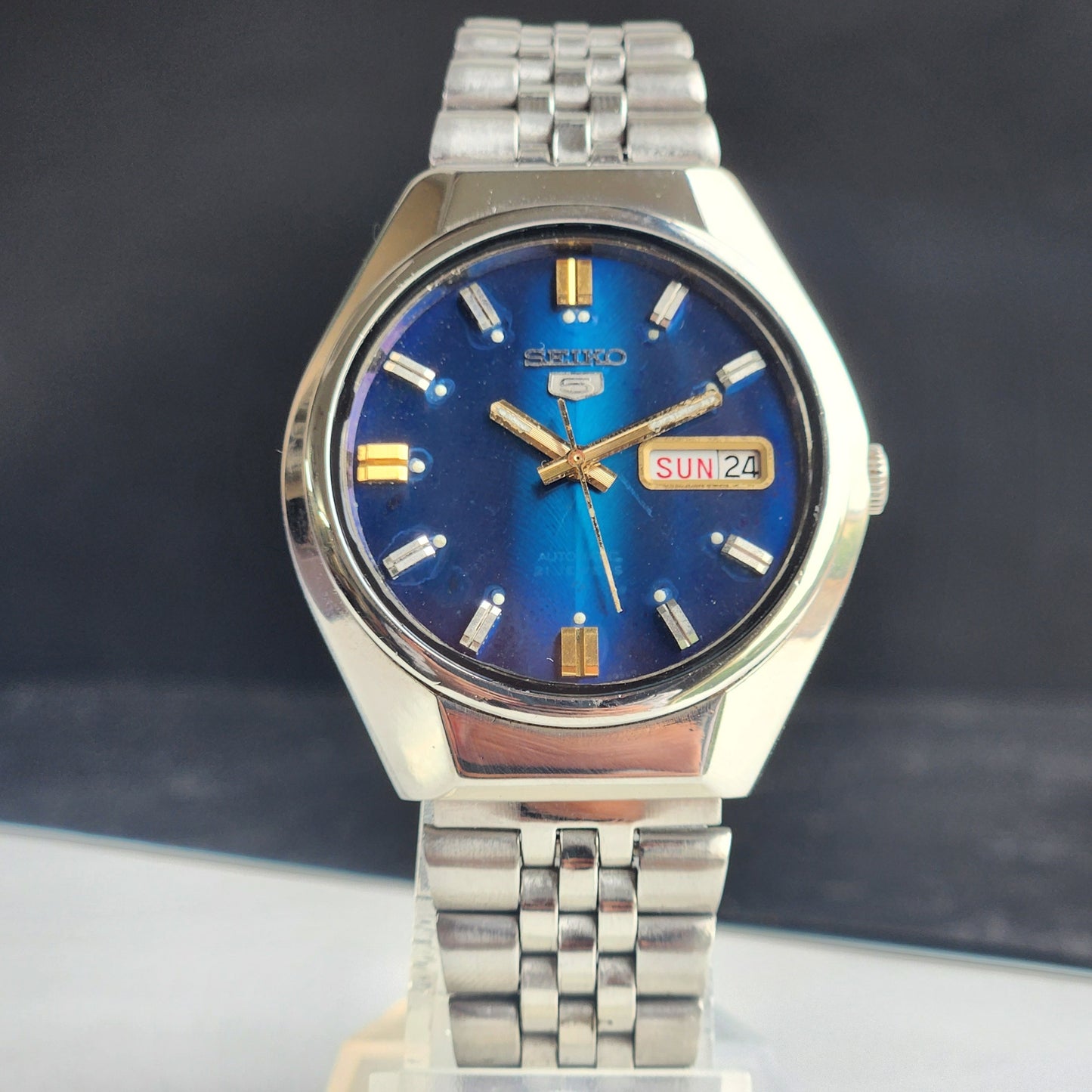 Vintage 1977 Original Seiko 5 Automatic 6319-8050 Blue Face 21 Jewels Day-Date Japanese Men's Wrist Watch EG121