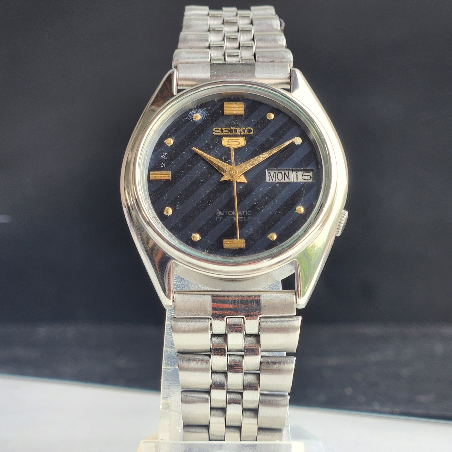 Vintage 1983 Original Seiko 5 Automatic 7009-6001 Blue Face 17 Jewels Day-Date Japanese Men's Wrist Watch EG122
