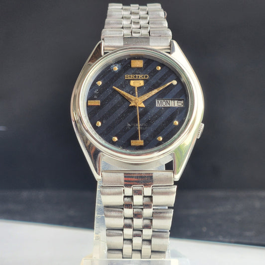 Vintage 1983 Original Seiko 5 Automatic 7009-6001  Blue Face 17 Jewels Day-Date Japanese Men's Wrist Watch EG122