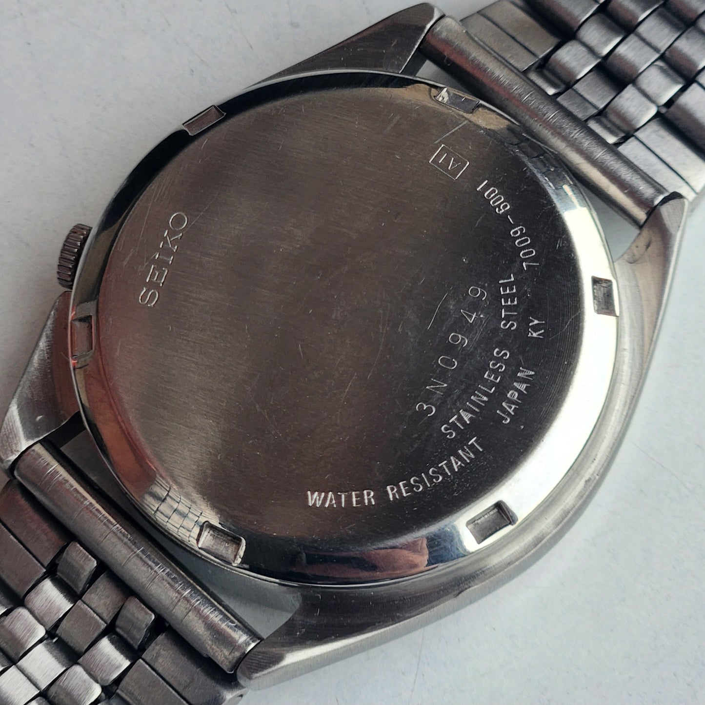 Vintage 1983 Original Seiko 5 Automatic 7009-6001 Blue Face 17 Jewels Day-Date Japanese Men's Wrist Watch EG122