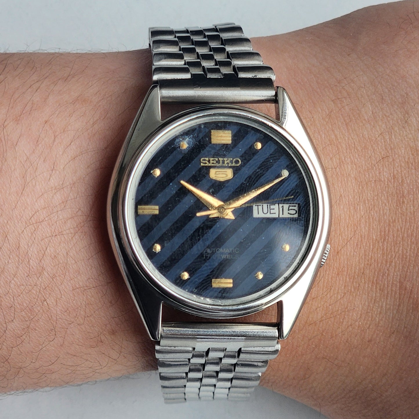 Vintage 1983 Original Seiko 5 Automatic 7009-6001 Blue Face 17 Jewels Day-Date Japanese Men's Wrist Watch EG122