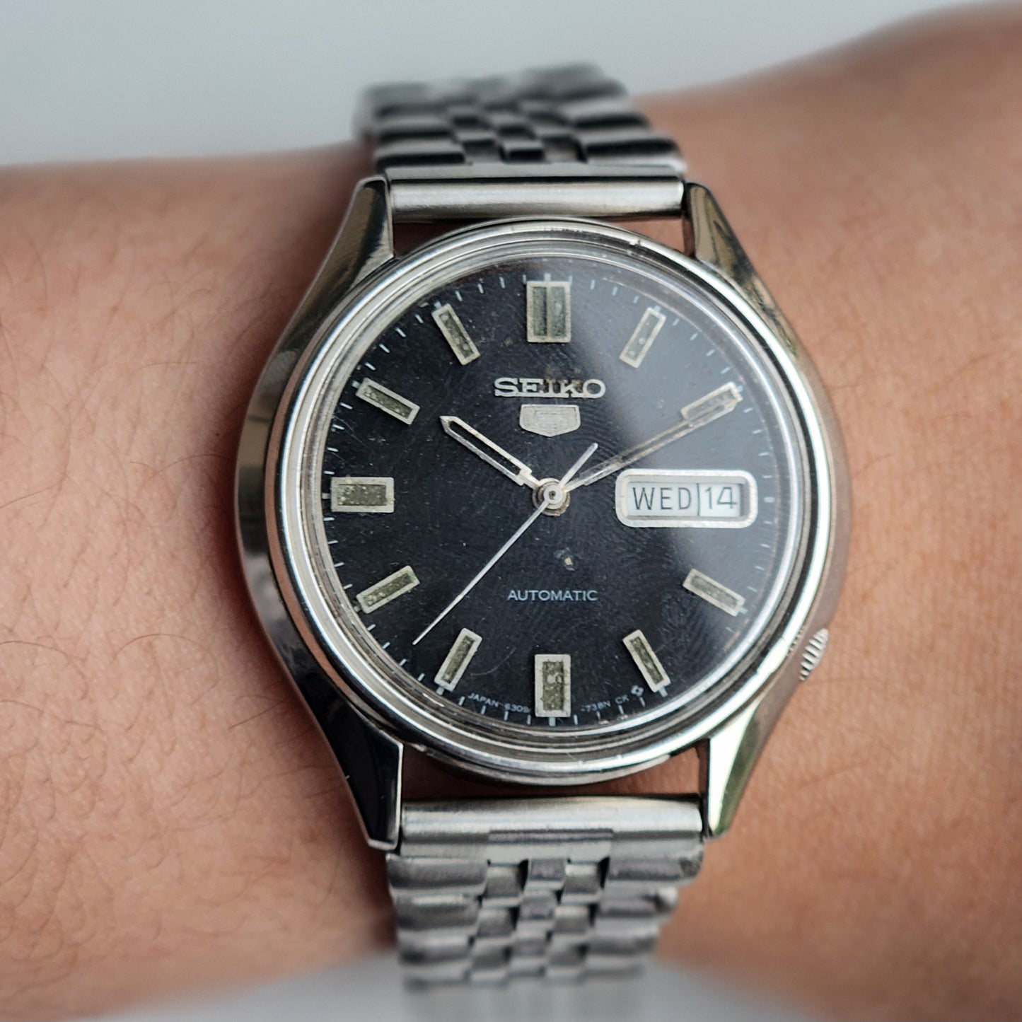 Vintage 1981 Original Seiko 5 Automatic 6309-8230 Black Face 17 Jewels Day-Date Japanese Men's Wrist Watch EG124