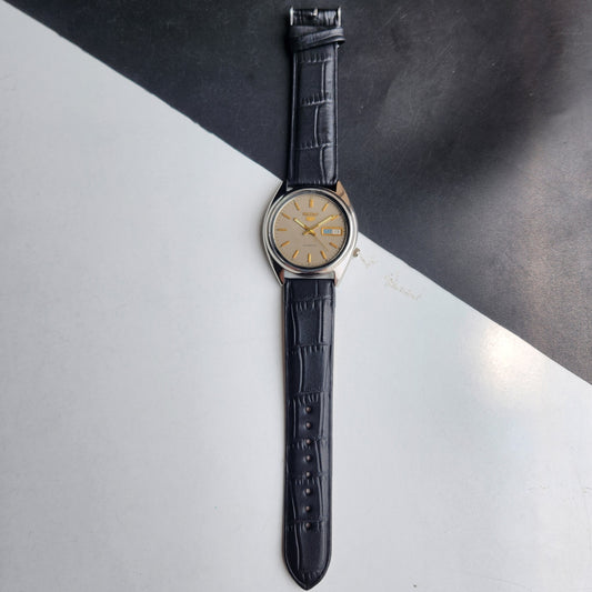 Vintage 1986 Original Seiko 5 Automatic 7009-3131  Grey Face 17 Jewels Day-Date Japanese Men's Wrist Watch EG127