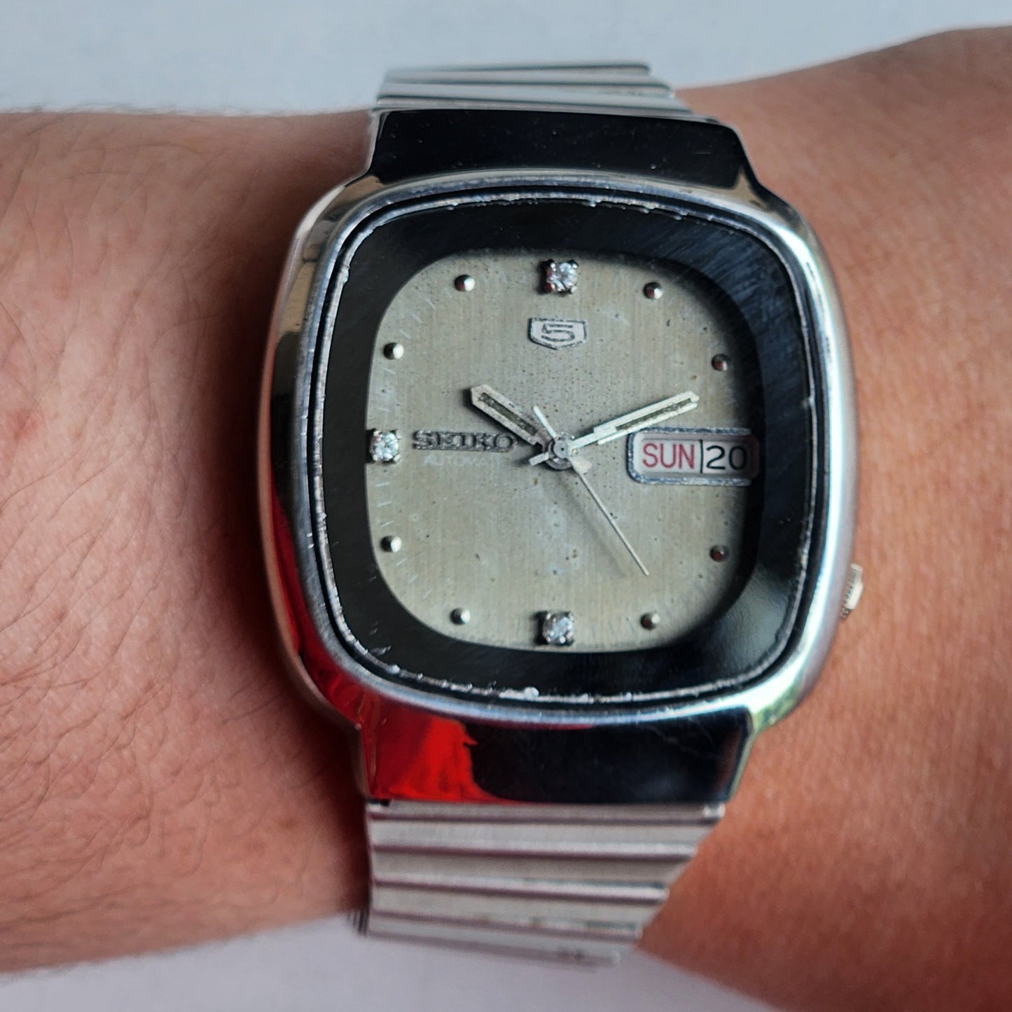 Vintage 1981 Original Seiko 5 Automatic 7009-5150 Black Face 17 Jewels Day-Date Japanese Men's Wrist Watch EG130