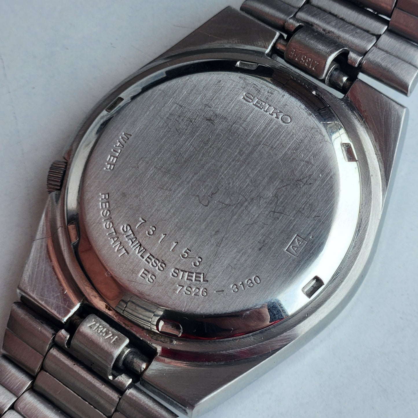 Vintage 1997 Original Seiko 5 Automatic 7S26-3130 White Face 21 Jewels Day-Date Japanese Men's Wrist Watch EG131
