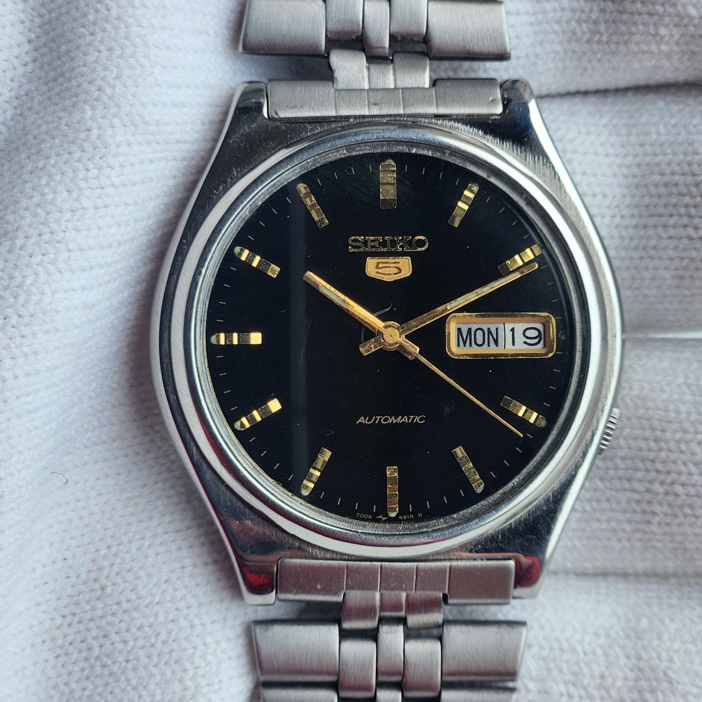 Vintage 1982 Original Seiko 5 Automatic 7009-3170 Black Face 17 Jewels Day-Date Japanese Men's Wrist Watch EG133