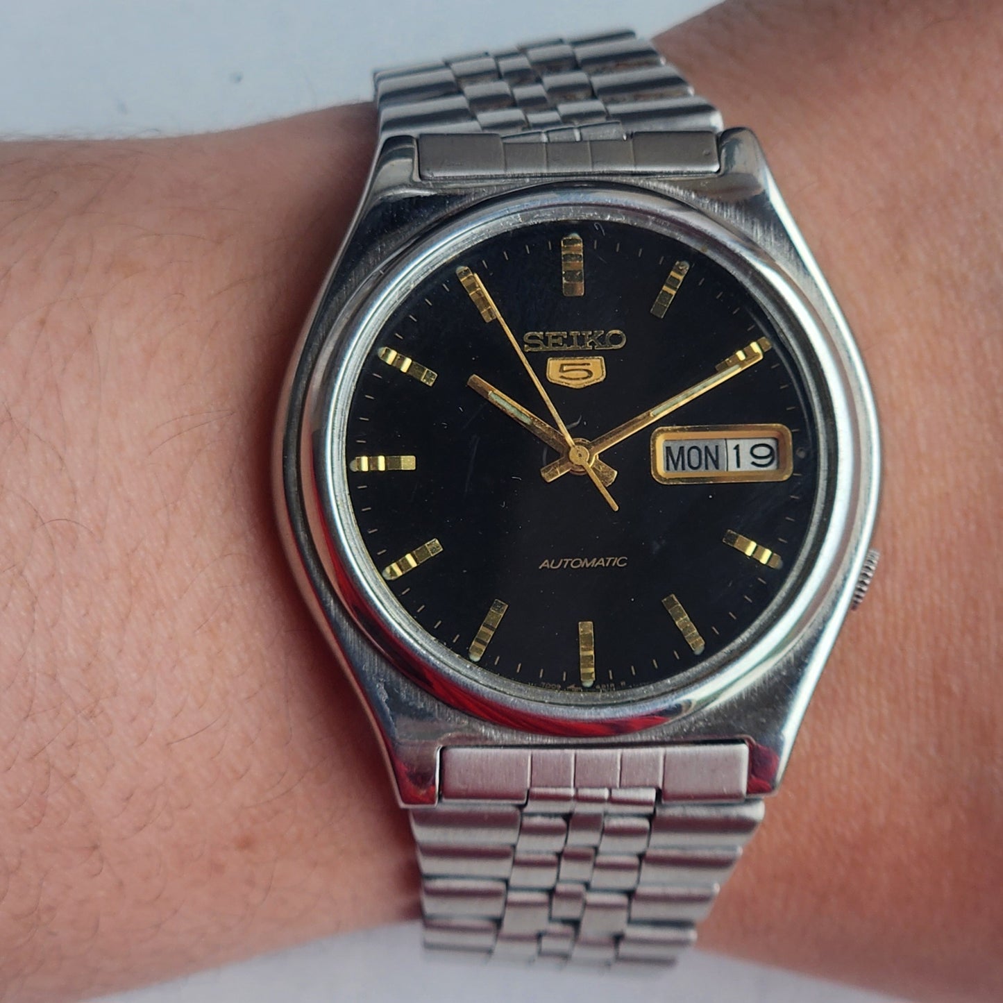 Vintage 1982 Original Seiko 5 Automatic 7009-3170 Black Face 17 Jewels Day-Date Japanese Men's Wrist Watch EG133