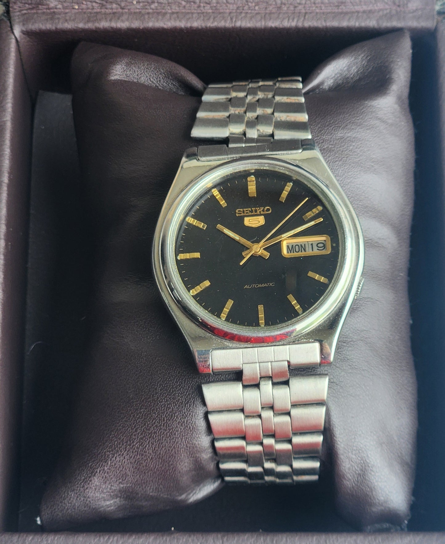 Vintage 1982 Original Seiko 5 Automatic 7009-3170 Black Face 17 Jewels Day-Date Japanese Men's Wrist Watch EG133