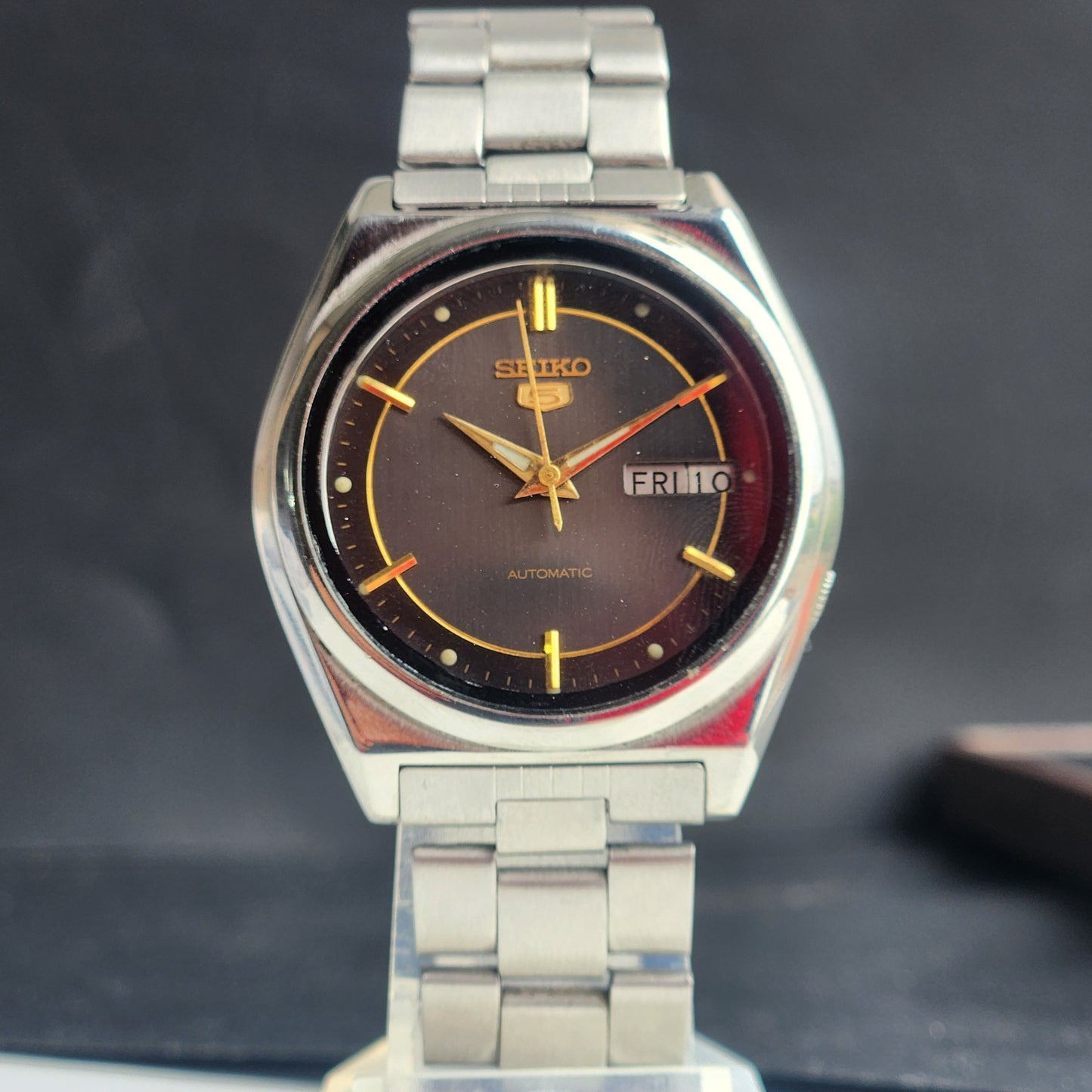 Vintage 1982 Original Seiko 5 Automatic 7009-3170 Black Face 17 Jewels Day-Date Japanese Men's Wrist Watch EG134