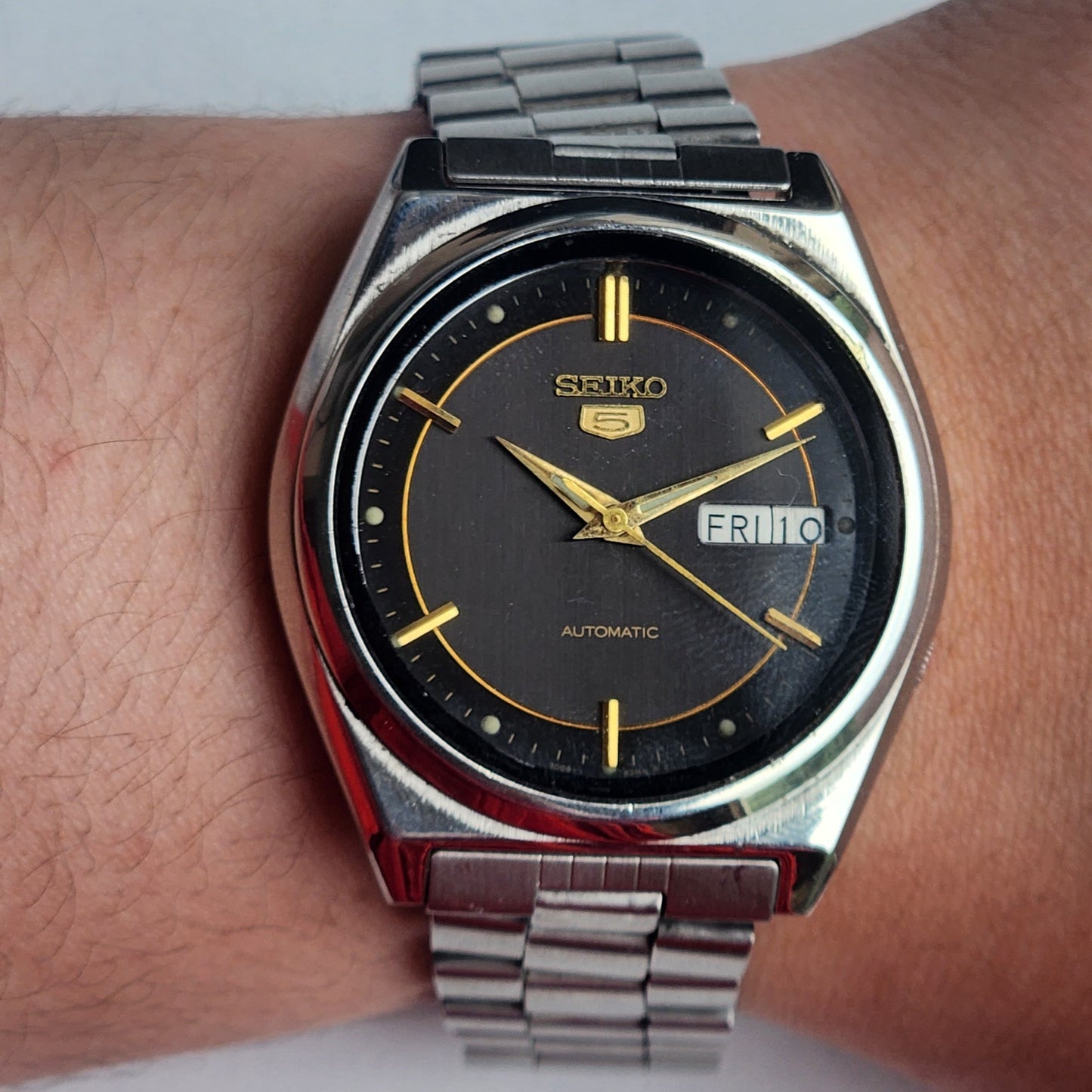 Vintage 1982 Original Seiko 5 Automatic 7009-3170 Black Face 17 Jewels Day-Date Japanese Men's Wrist Watch EG134