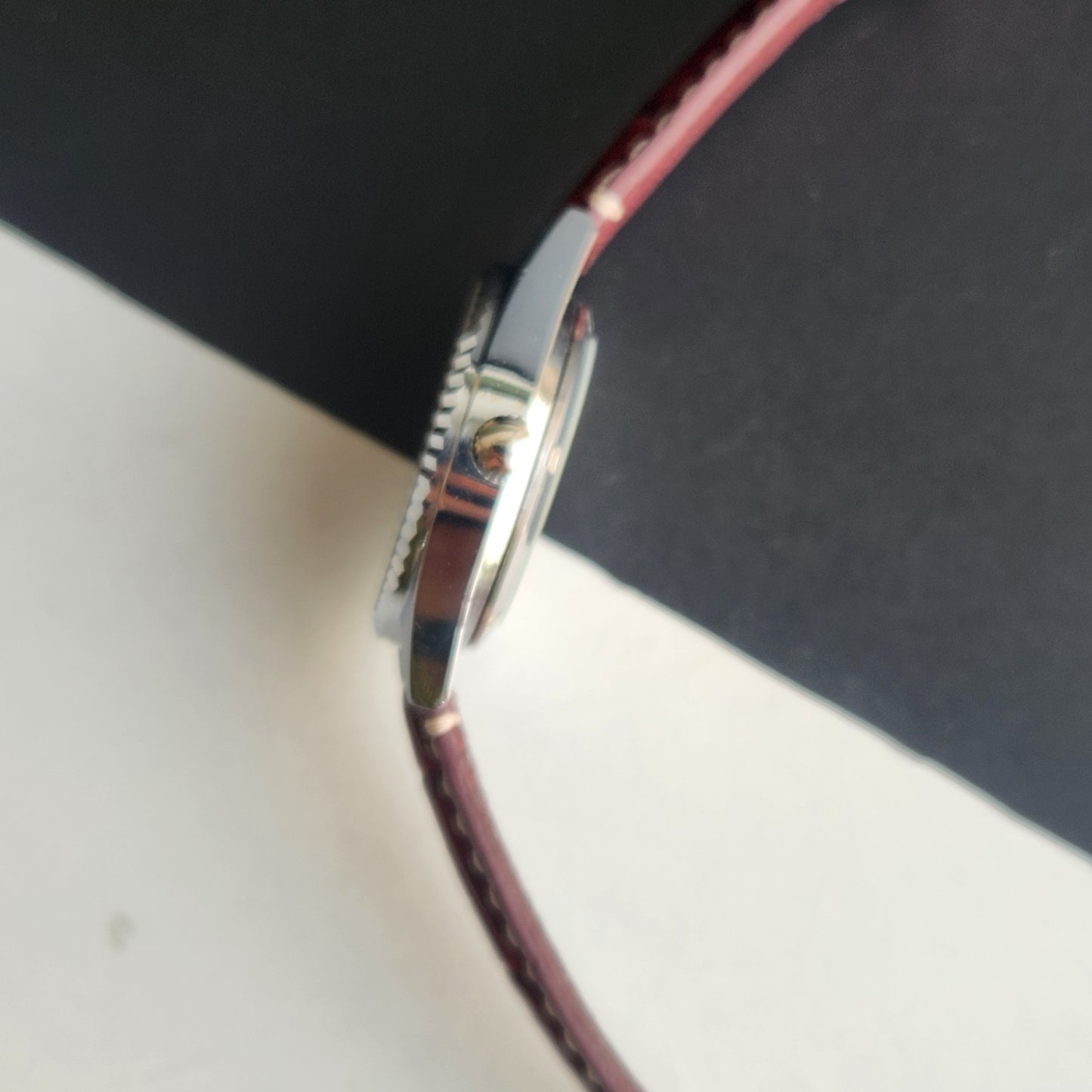 Vintage HMT Kohinoor Hand Winding 17 Jewels Red Face Fluted Bezel Red Leather strap Men's Wrist Watch G45
