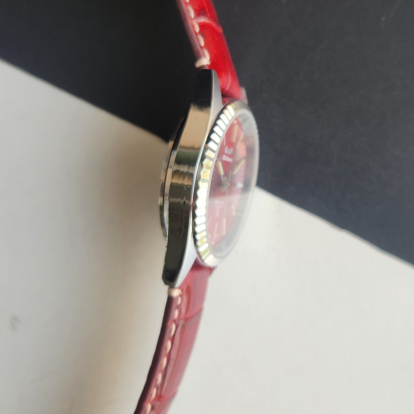 Vintage HMT Kohinoor Hand Winding 17 Jewels Red Face Fluted Bezel Red Leather strap Men's Wrist Watch G45