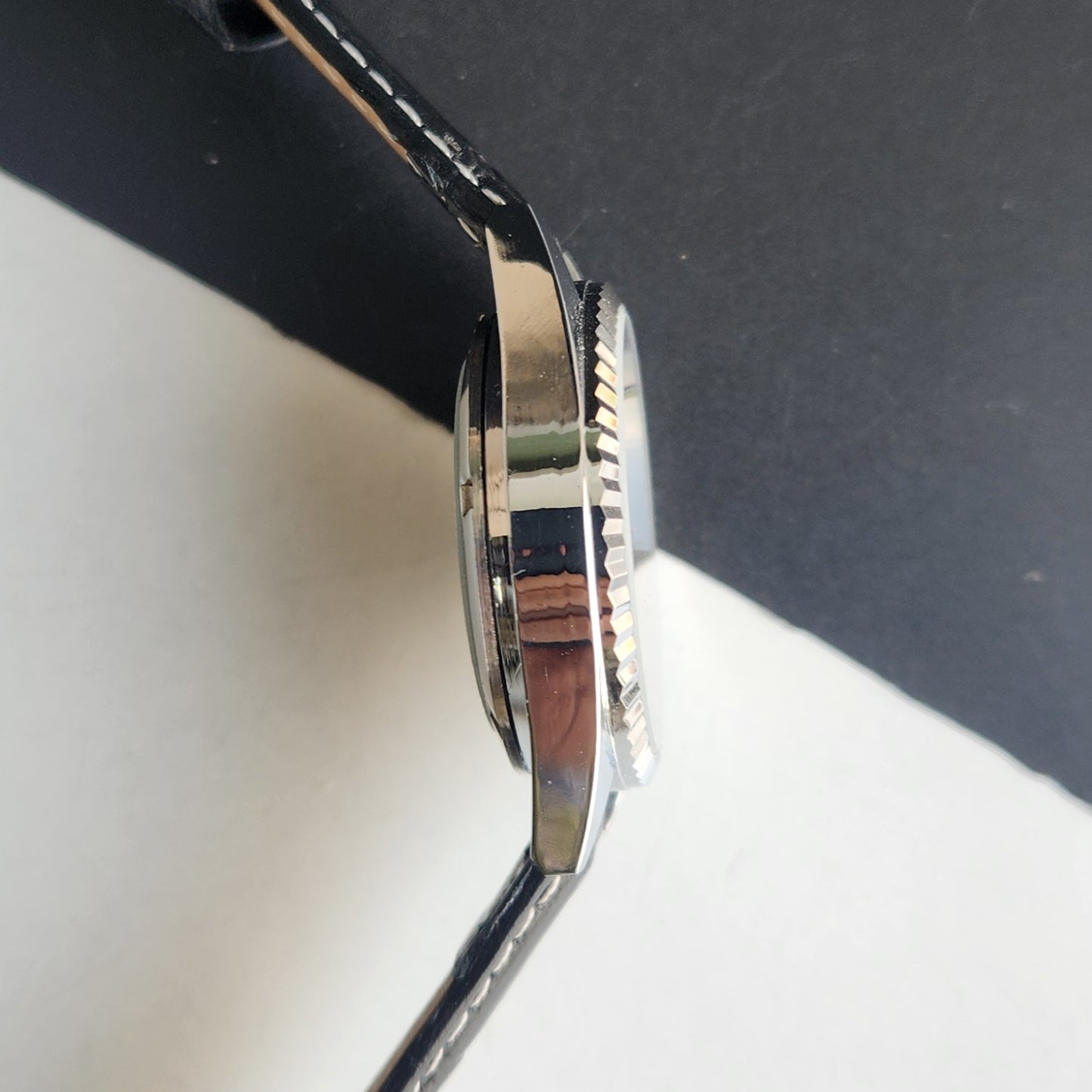 Vintage HMT Kohinoor Hand Winding 17 Jewels Grey Face Fluted Bezel Black Leather strap Men's Wrist Watch G40