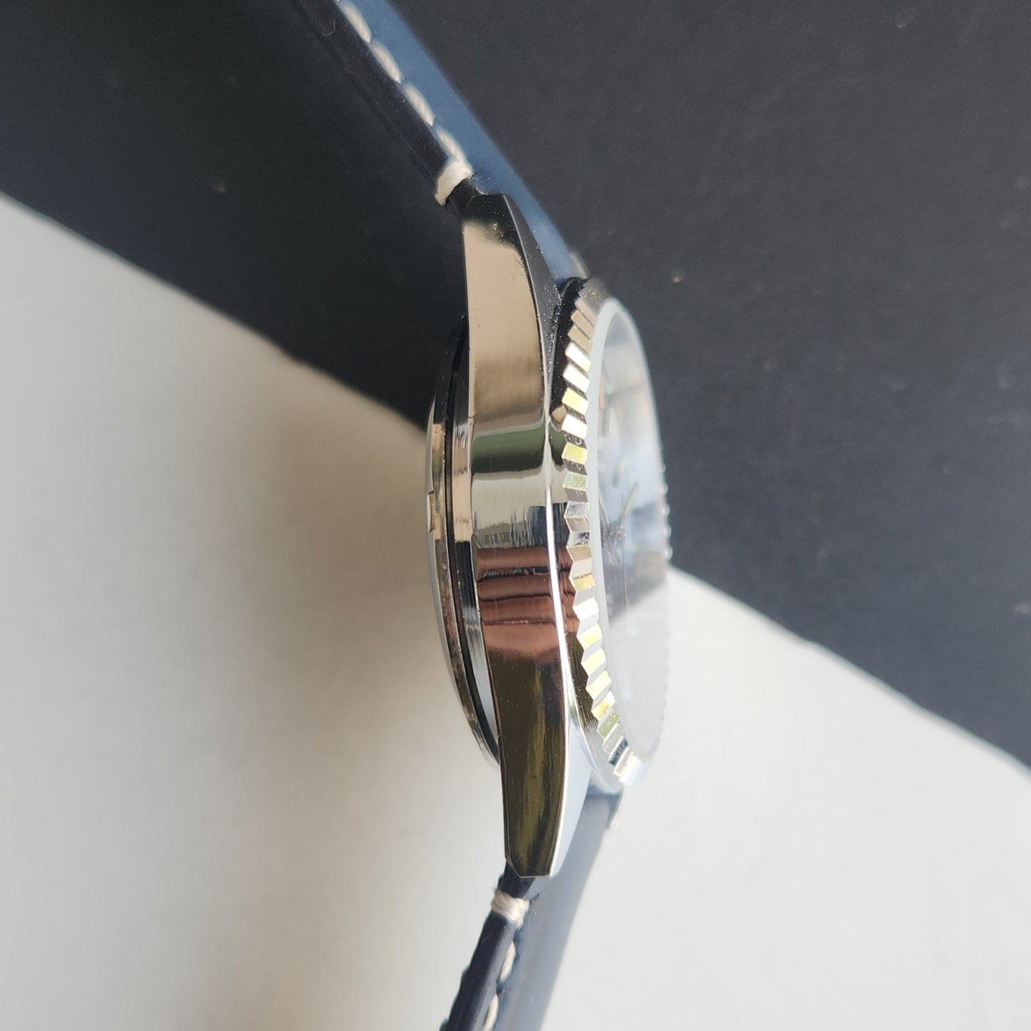 Vintage HMT Kohinoor Hand Winding 17 Jewels Blue Face Fluted Bezel Blue Leather strap Men's Wrist Watch G38