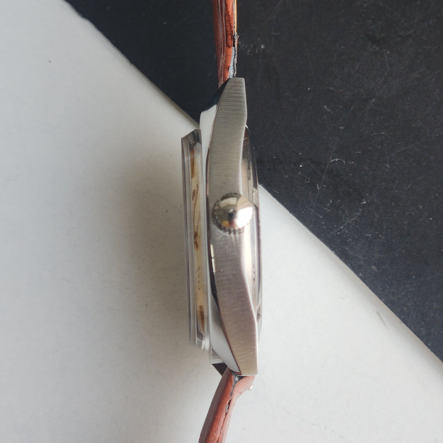 Vintage Original HMT Vijay Hand Winding 17 Jewels Golden Face Brown Leather Strap Men's Wrist Watch F98