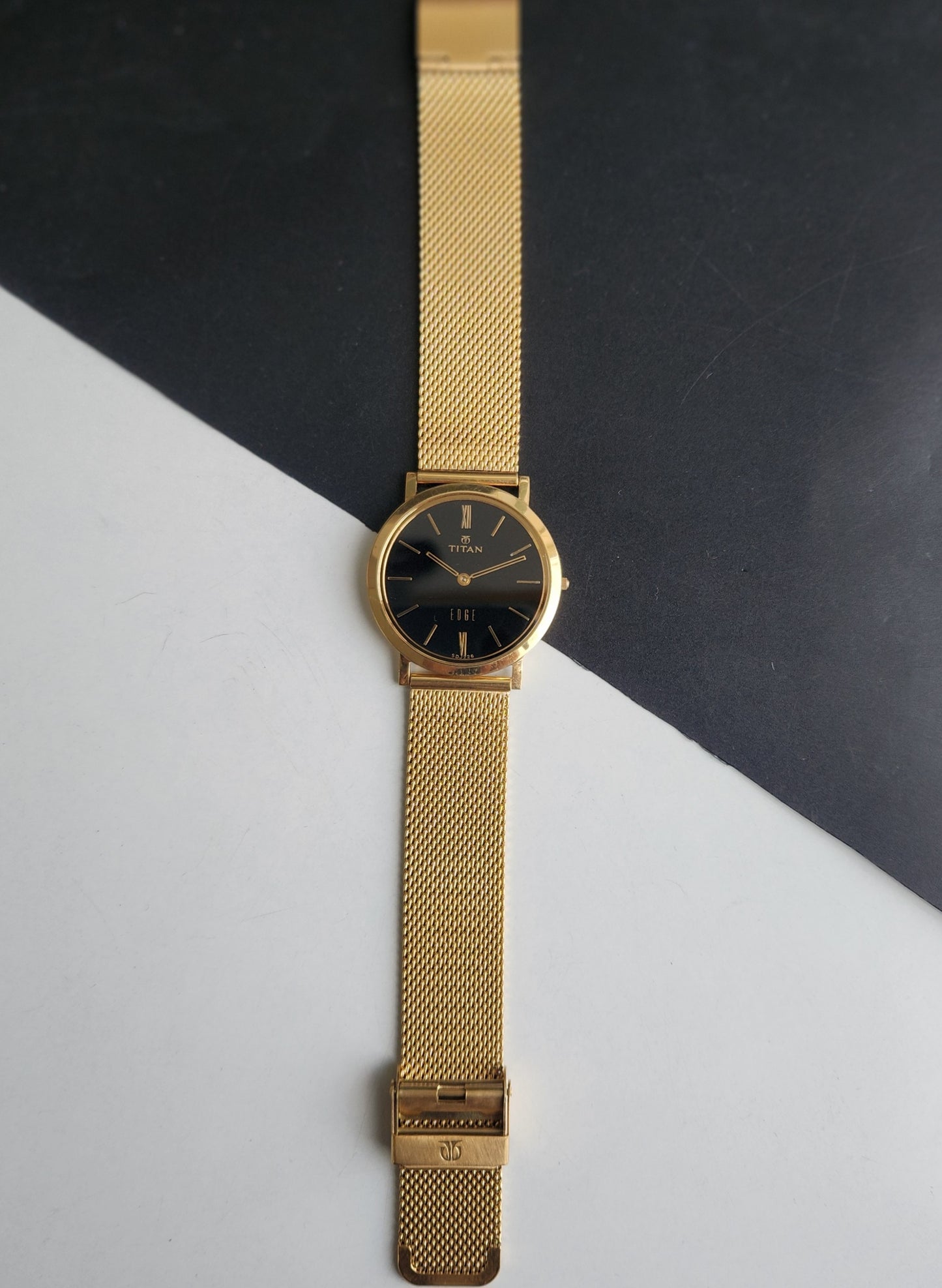 Original TITAN EDGE 679SAG31 Round Black Face 29MM Case Men's Watch G85