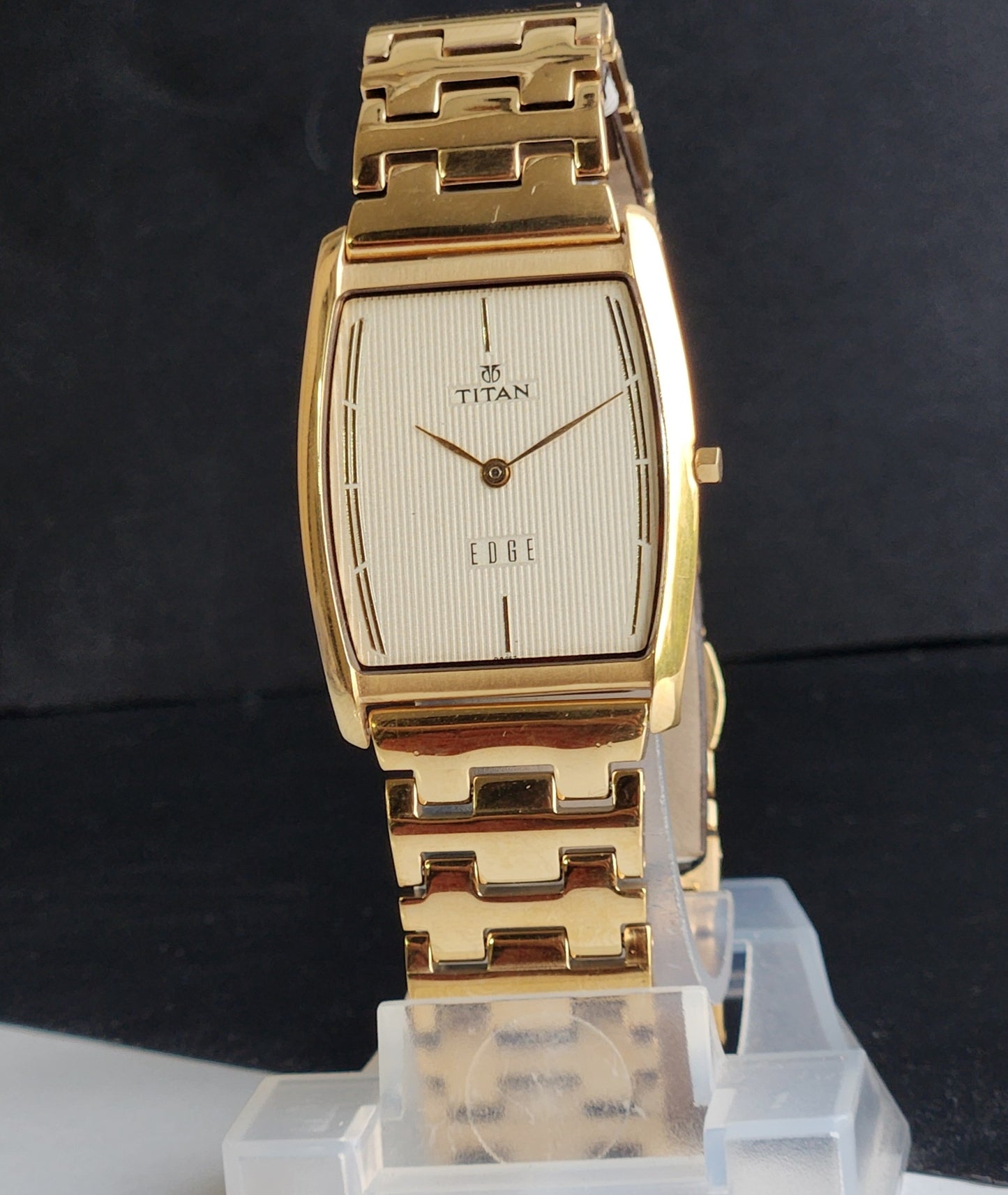 Original TITAN EDGE 1044YCE31 Barrel Golden Face 29MM Case Men's Watch G87