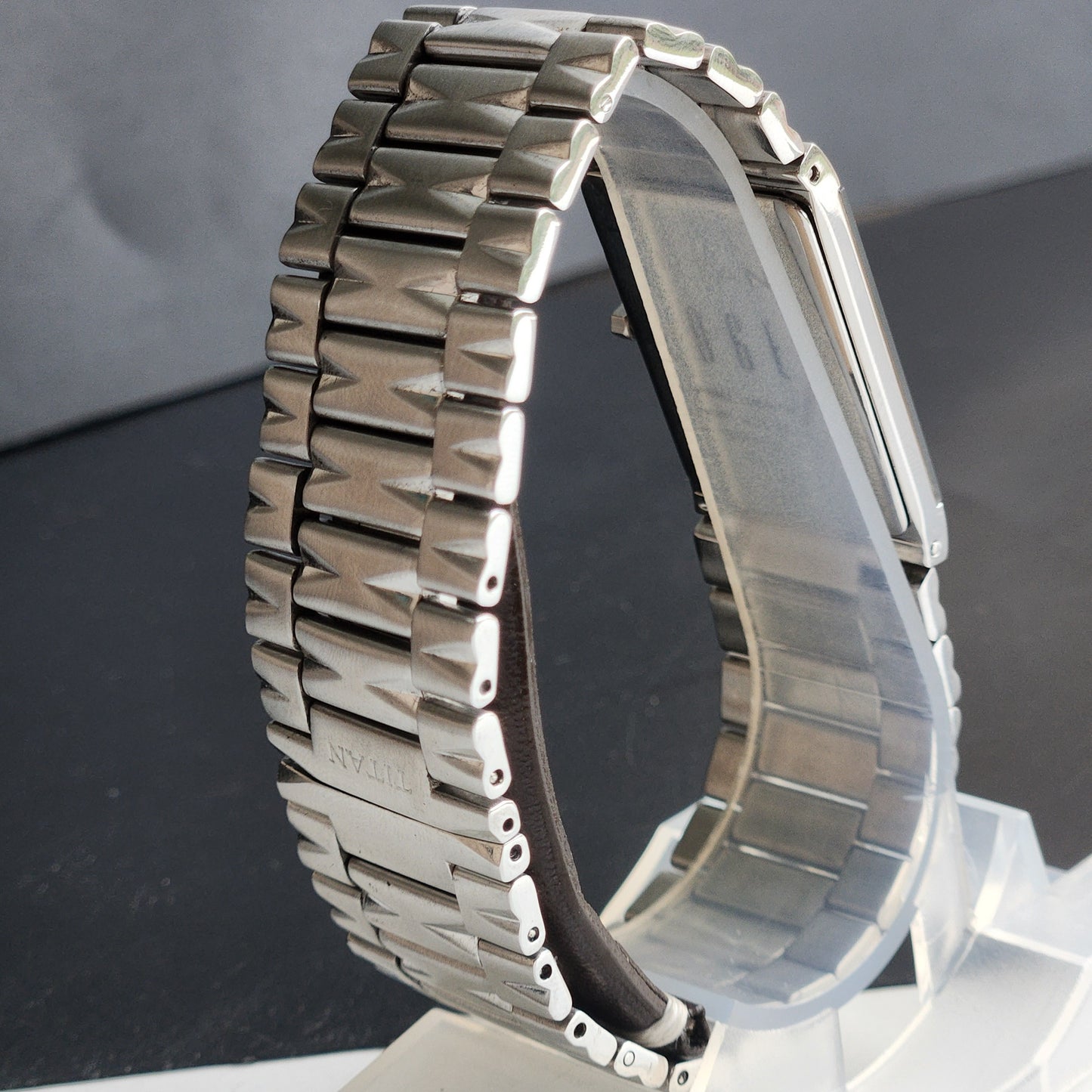 Original TITAN EDGE 1296SBB31 Rectangular White Face 23MM Case Men's Watch G88