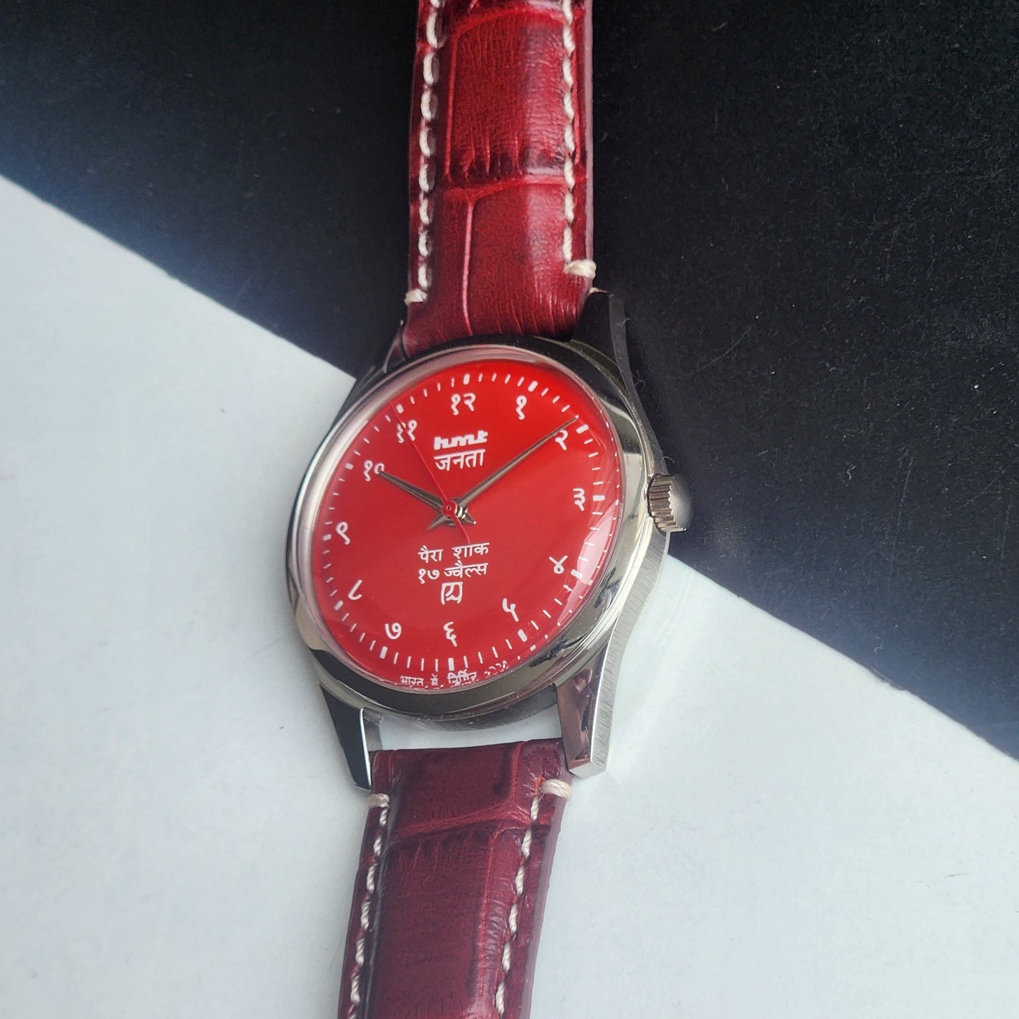 Vintage HMT Janata Devanagari Hand Winding 17 Jewels Red Face 35MM Silver Case Red Leather Strap Men's Wrist Watch G63