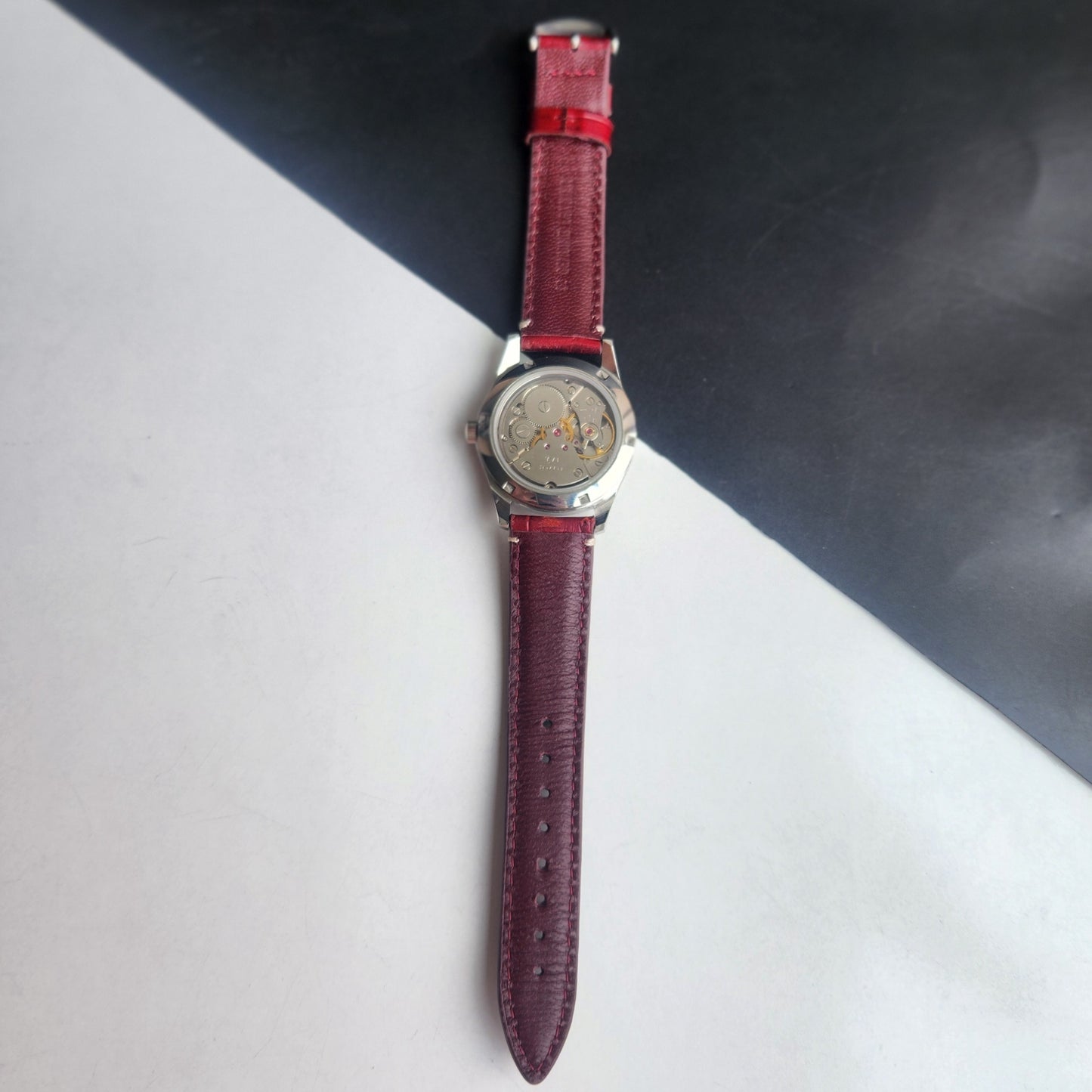 Vintage HMT Janata Devanagari Hand Winding 17 Jewels Red Face 35MM Silver Case Red Leather Strap Men's Wrist Watch G63