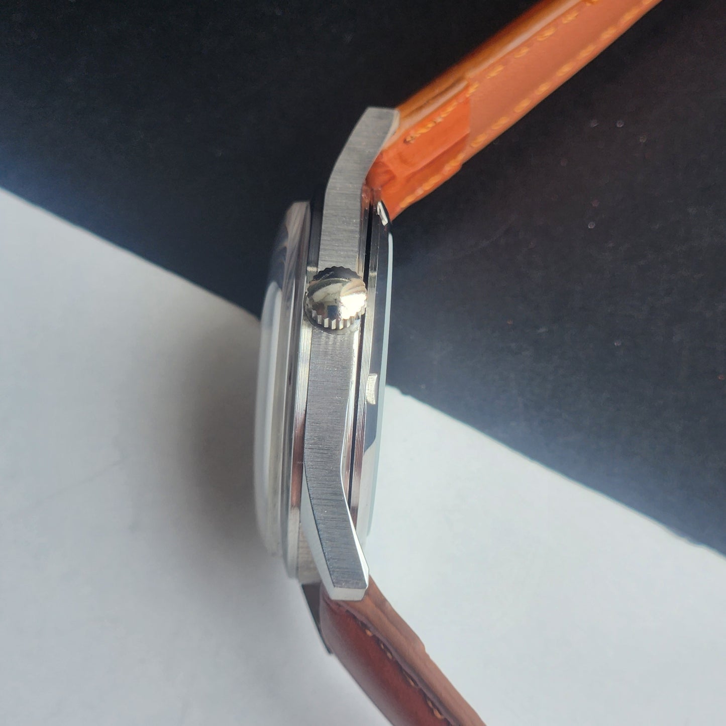 Vintage HMT Janata Devanagari Hand Winding 17 Jewels Peach Face 35MM Silver Case Brown Leather Strap Men's Wrist Watch G68